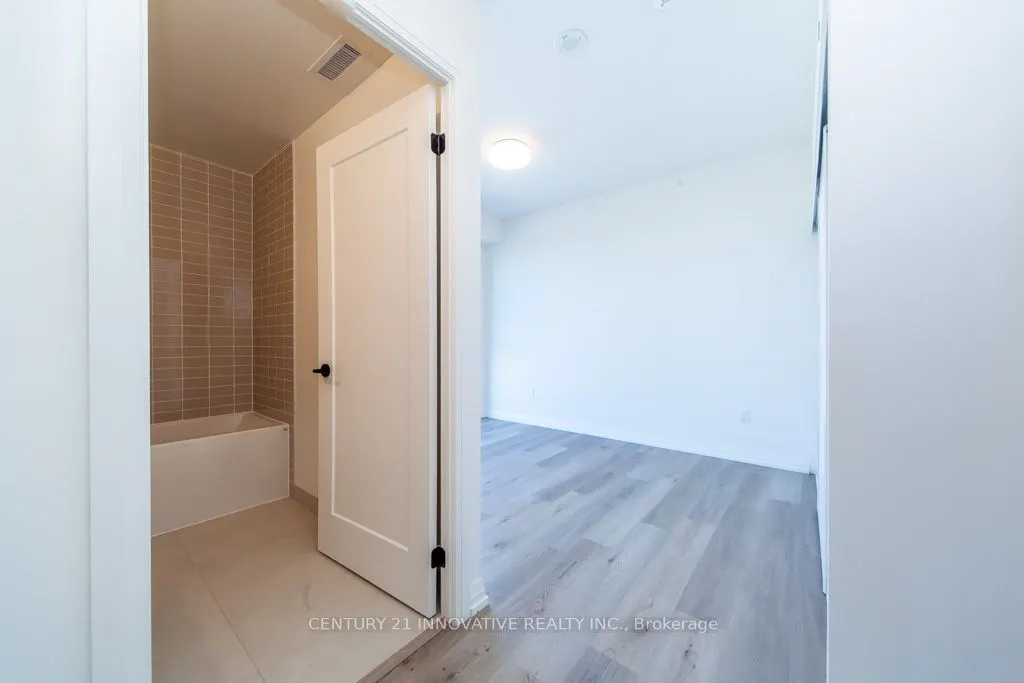 280 Dundas Street W, #1511