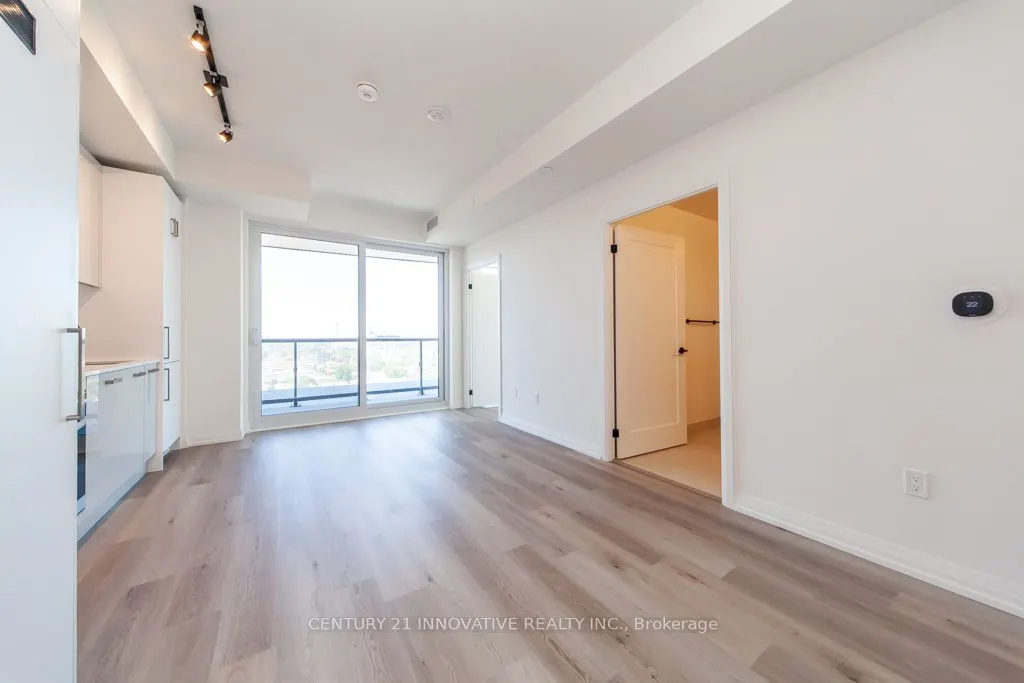 280 Dundas Street W, #1511