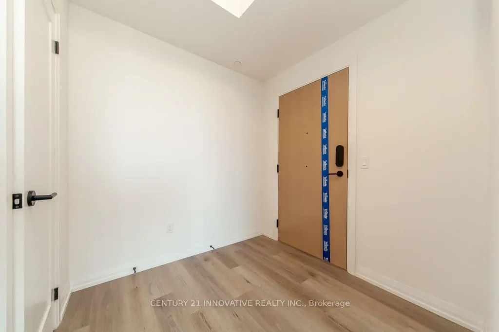 280 Dundas Street W, #1511