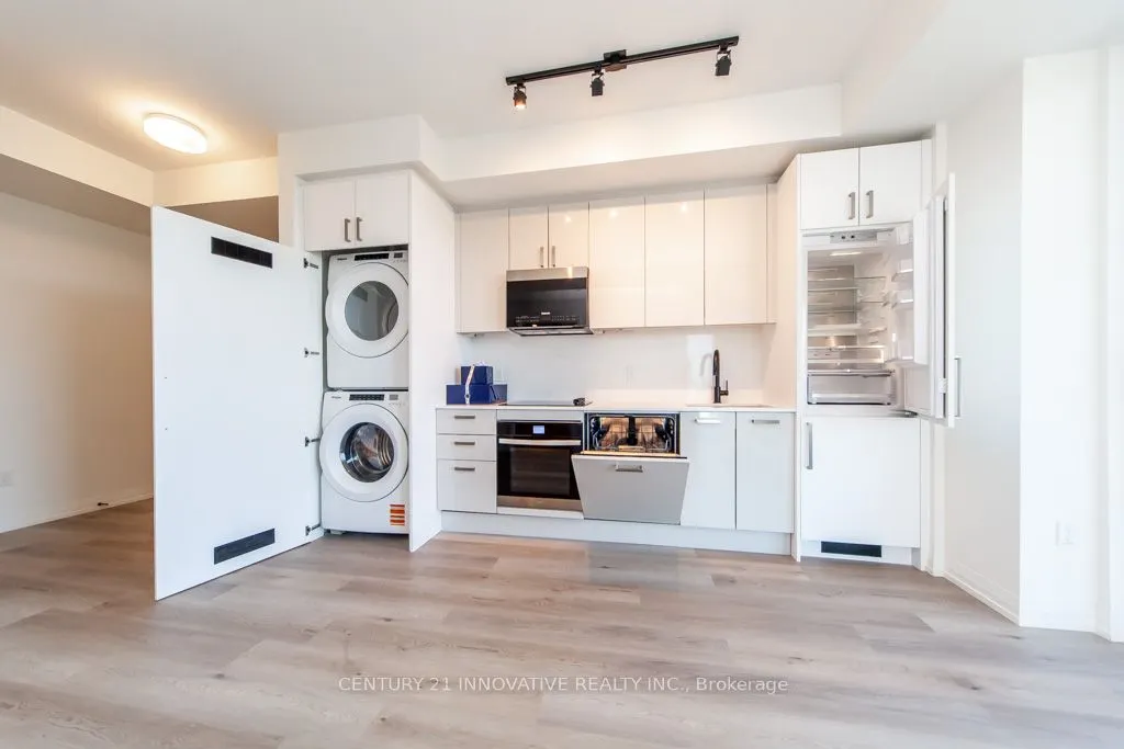 280 Dundas Street W, #1511