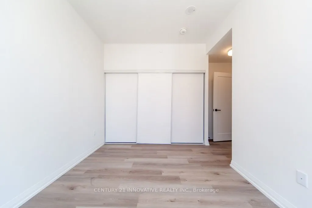 280 Dundas Street W, #1511