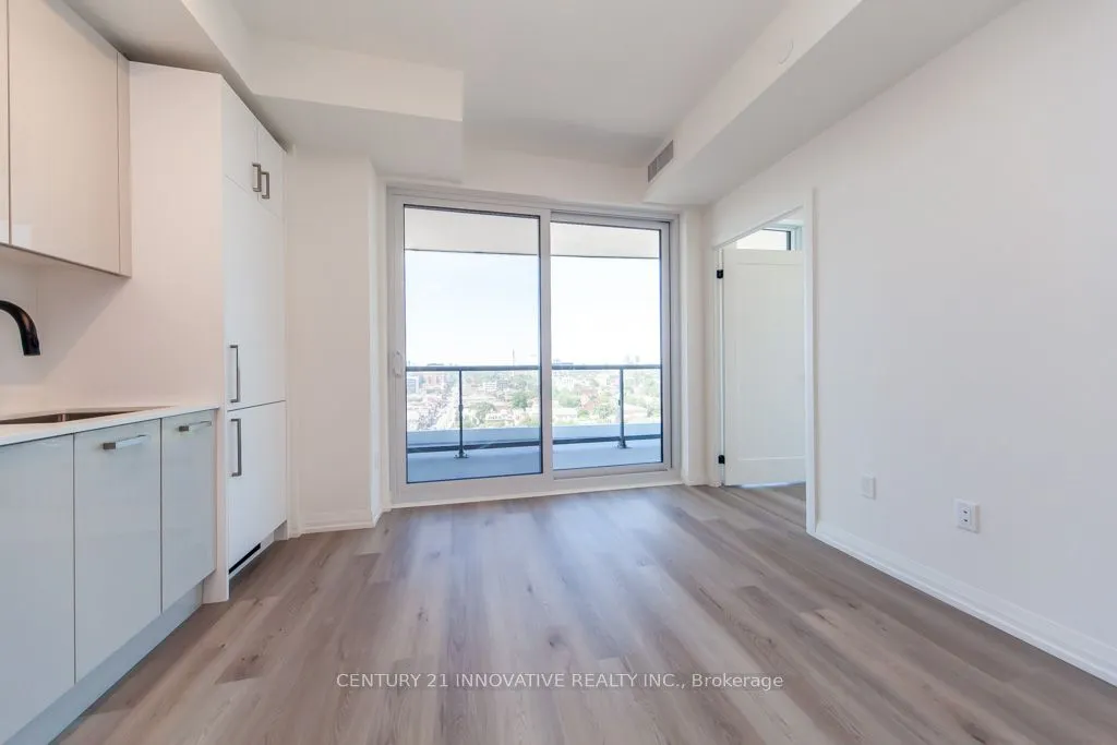 280 Dundas Street W, #1511