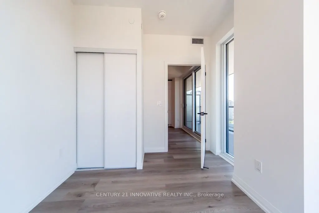 280 Dundas Street W, #1511