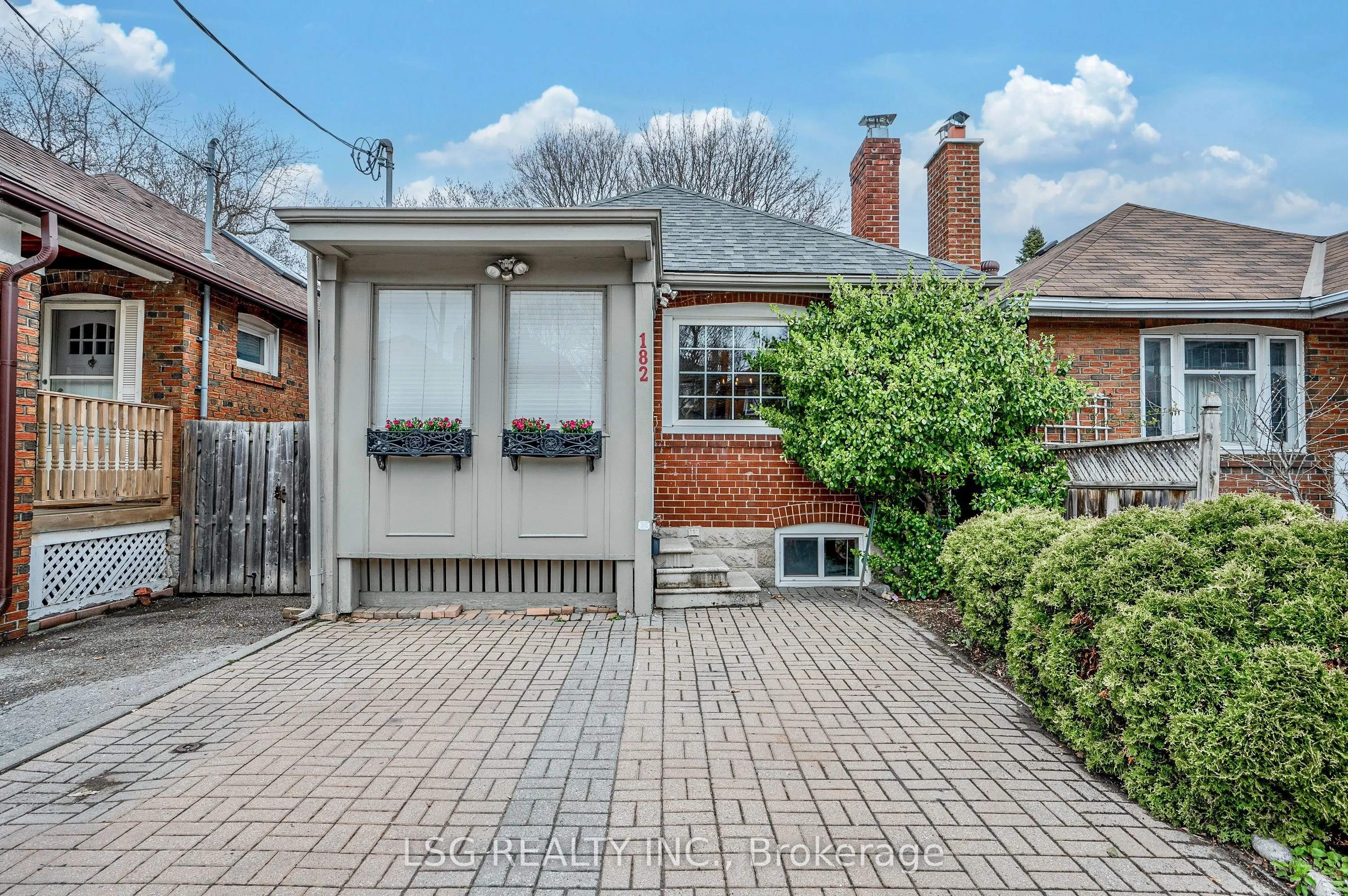 182 Lawrence Avenue W, #Lower