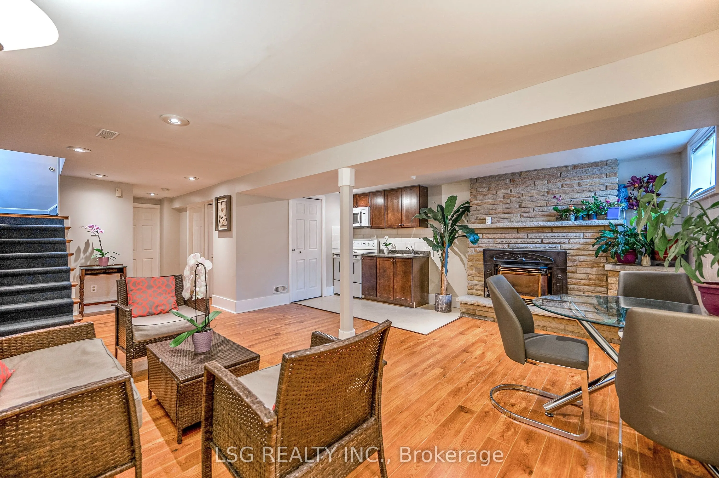182 Lawrence Avenue W, #Lower
