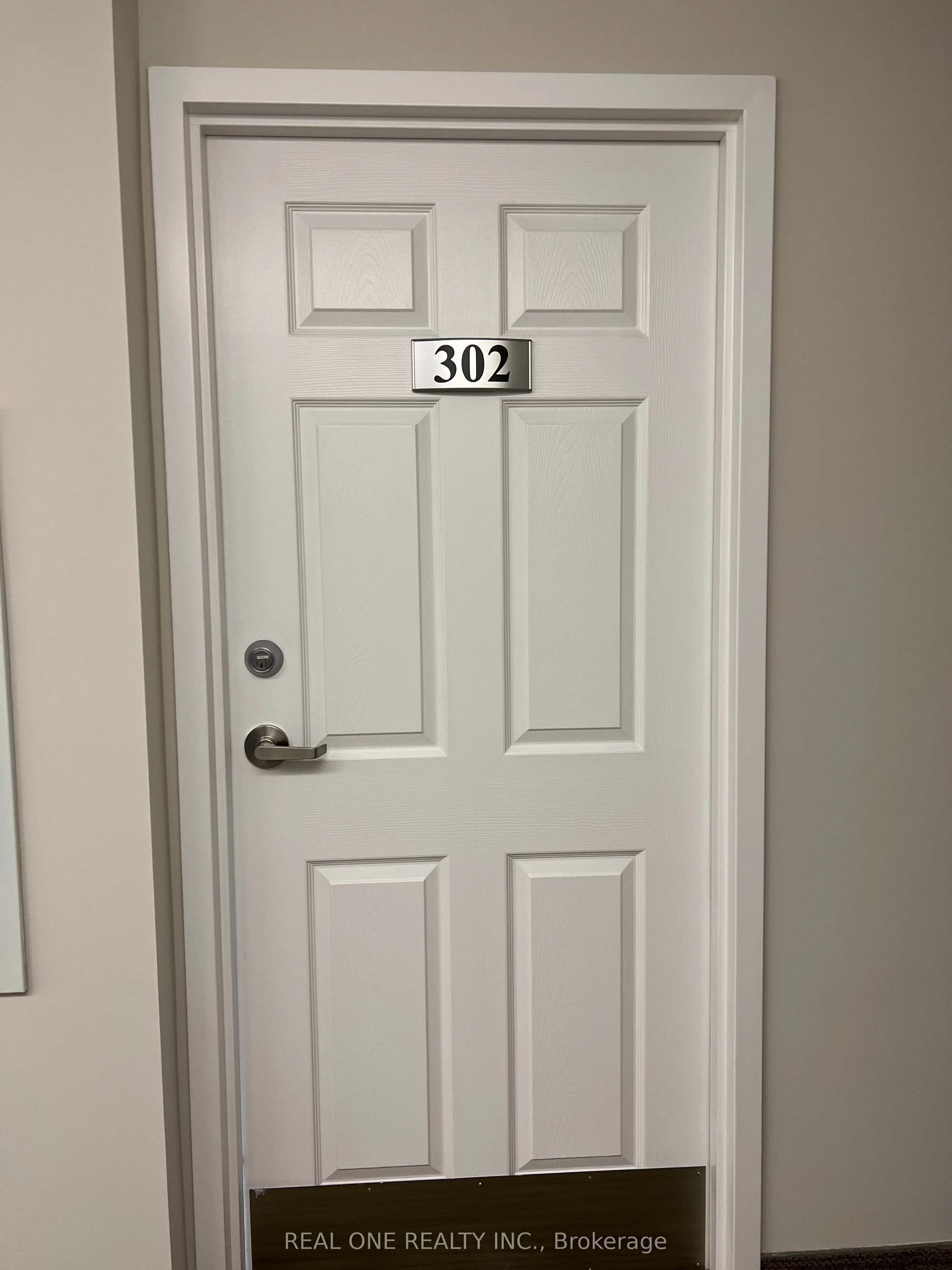 15 Maplewood Avenue, #302
