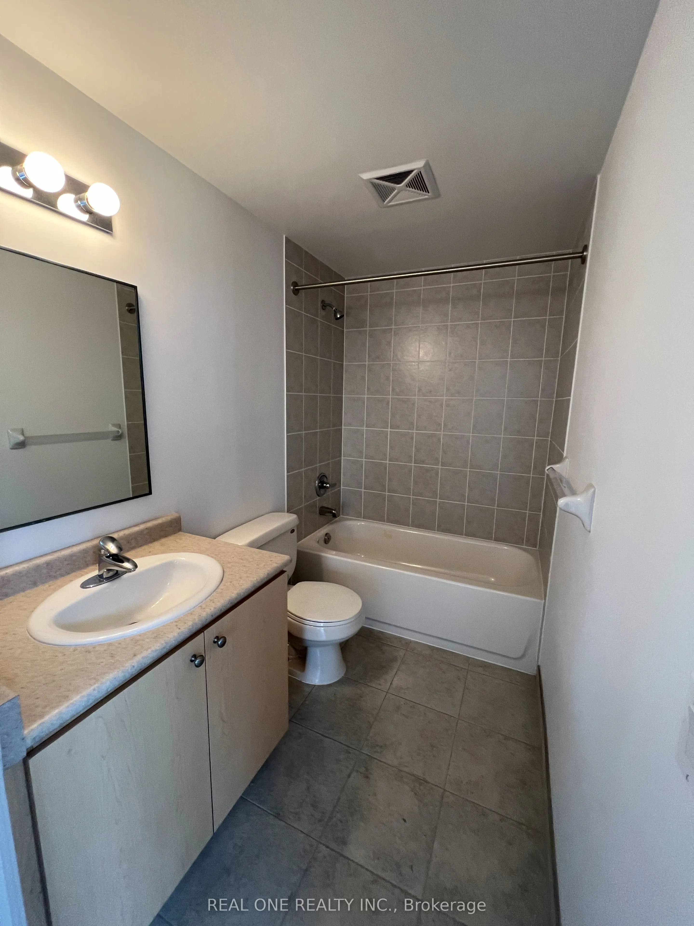 15 Maplewood Avenue, #302