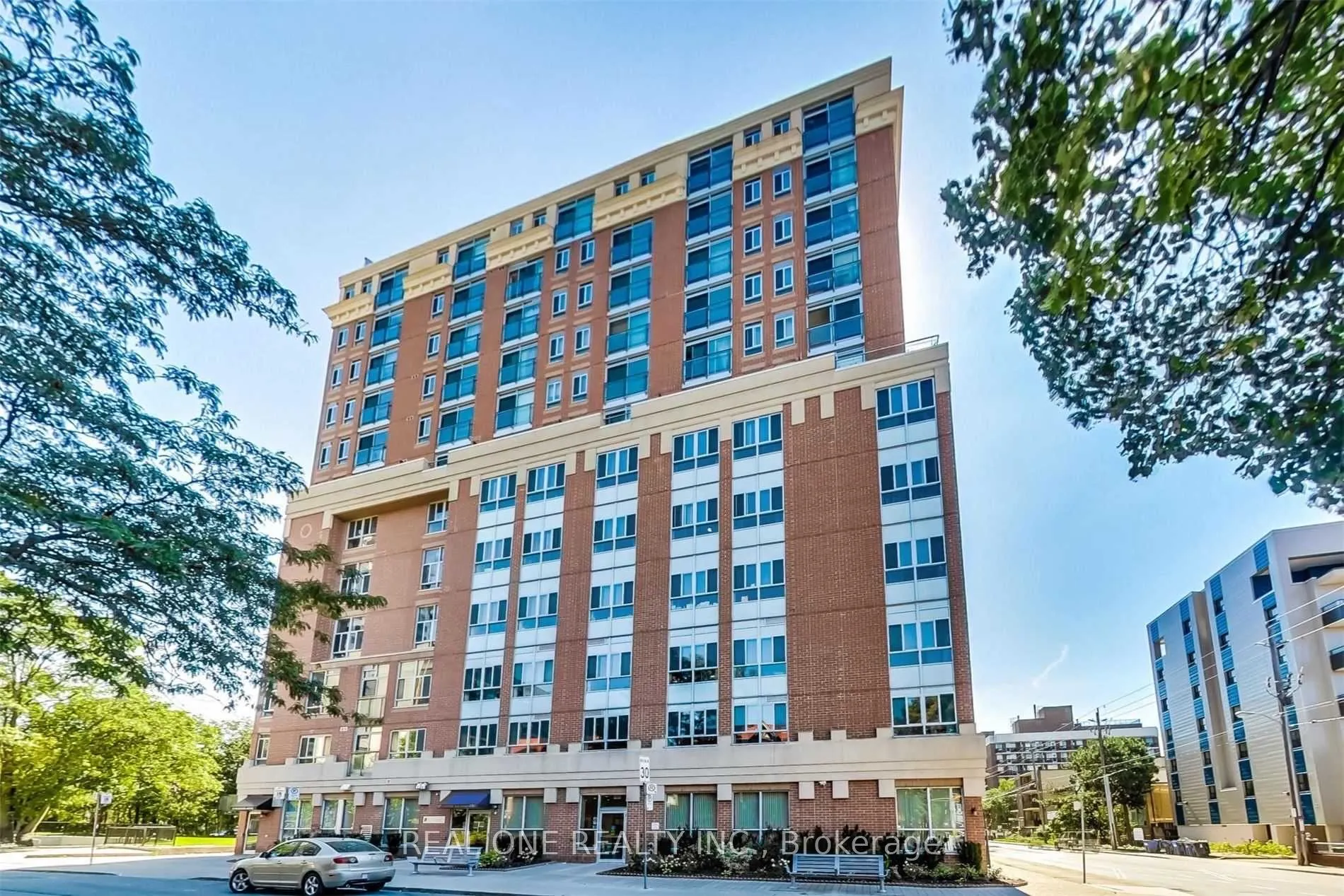 15 Maplewood Avenue, #302