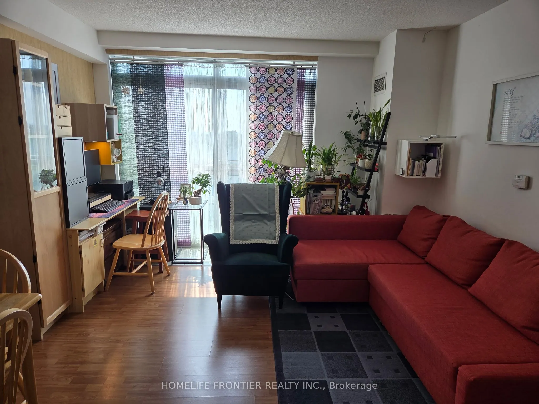 15 Maplewood Avenue, #911