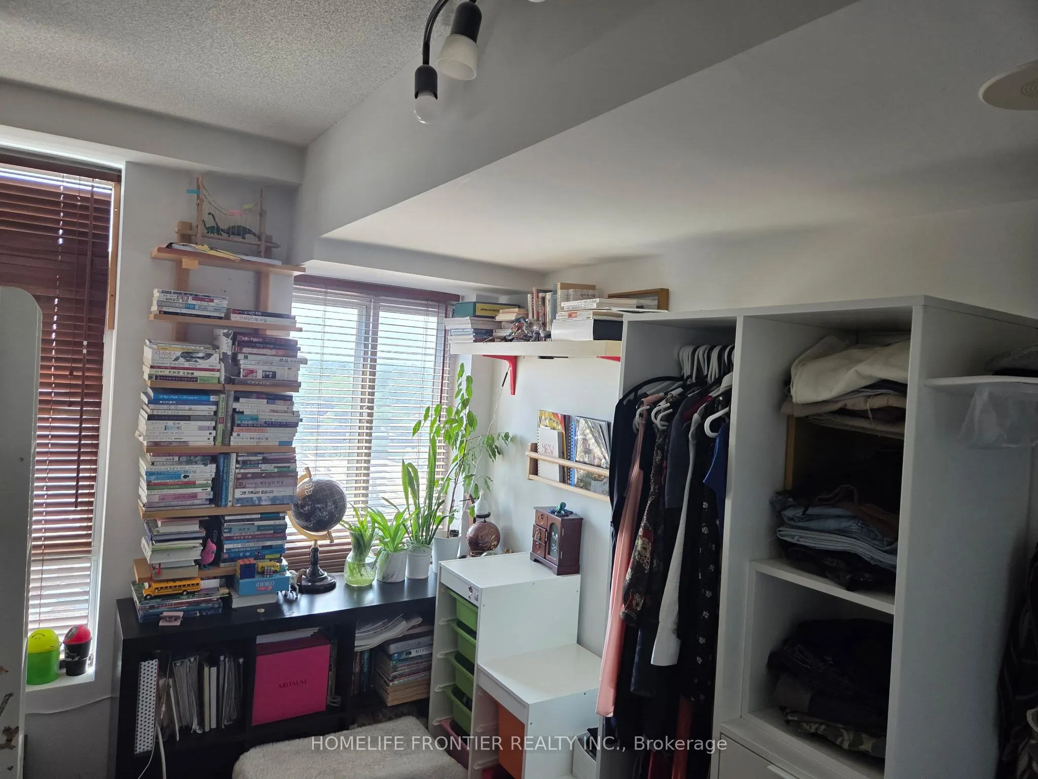 15 Maplewood Avenue, #911