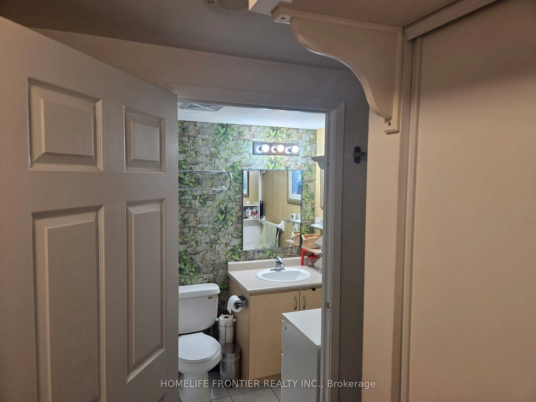 15 Maplewood Avenue, #911
