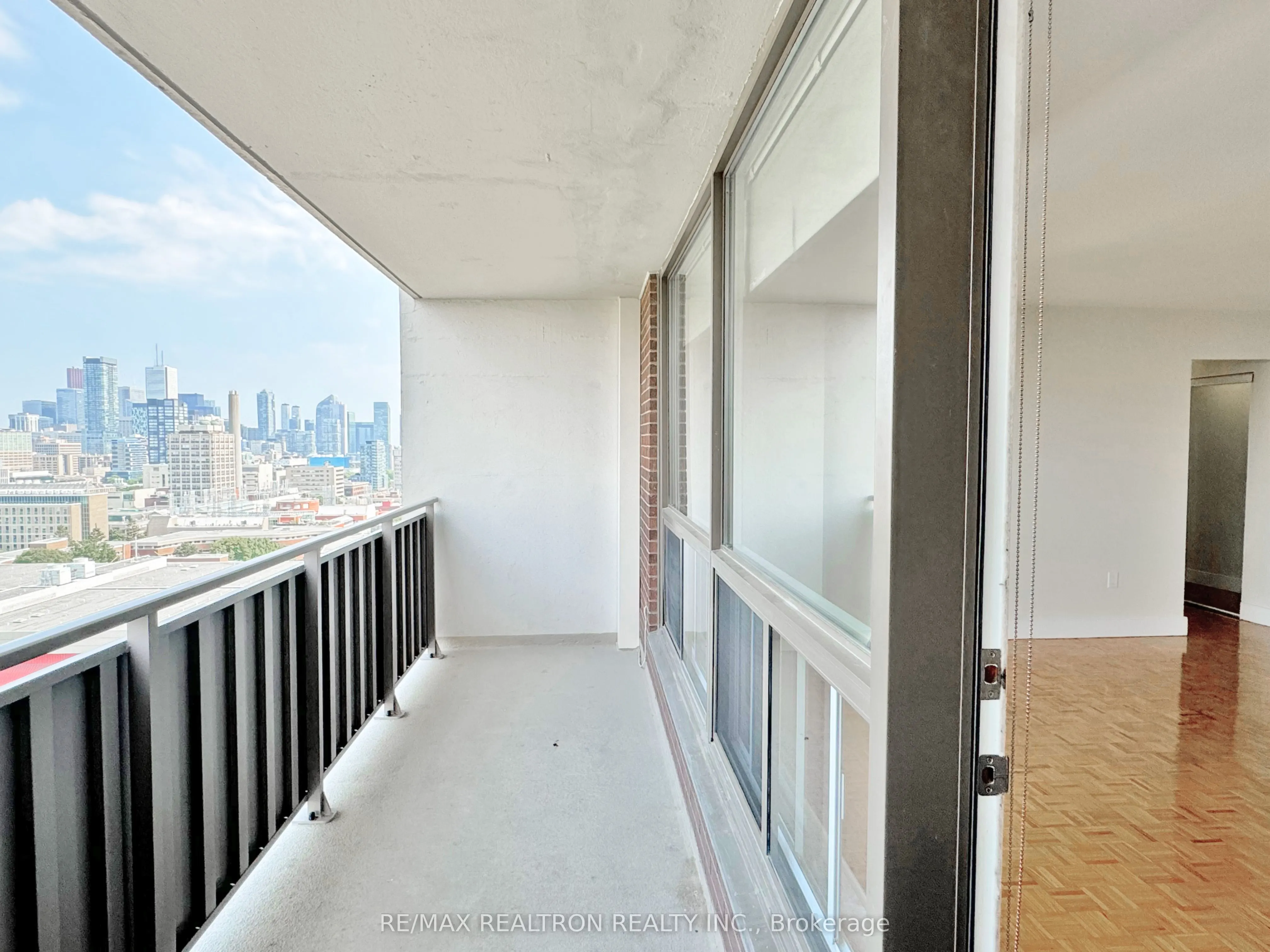 666 Spadina Avenue, #2010
