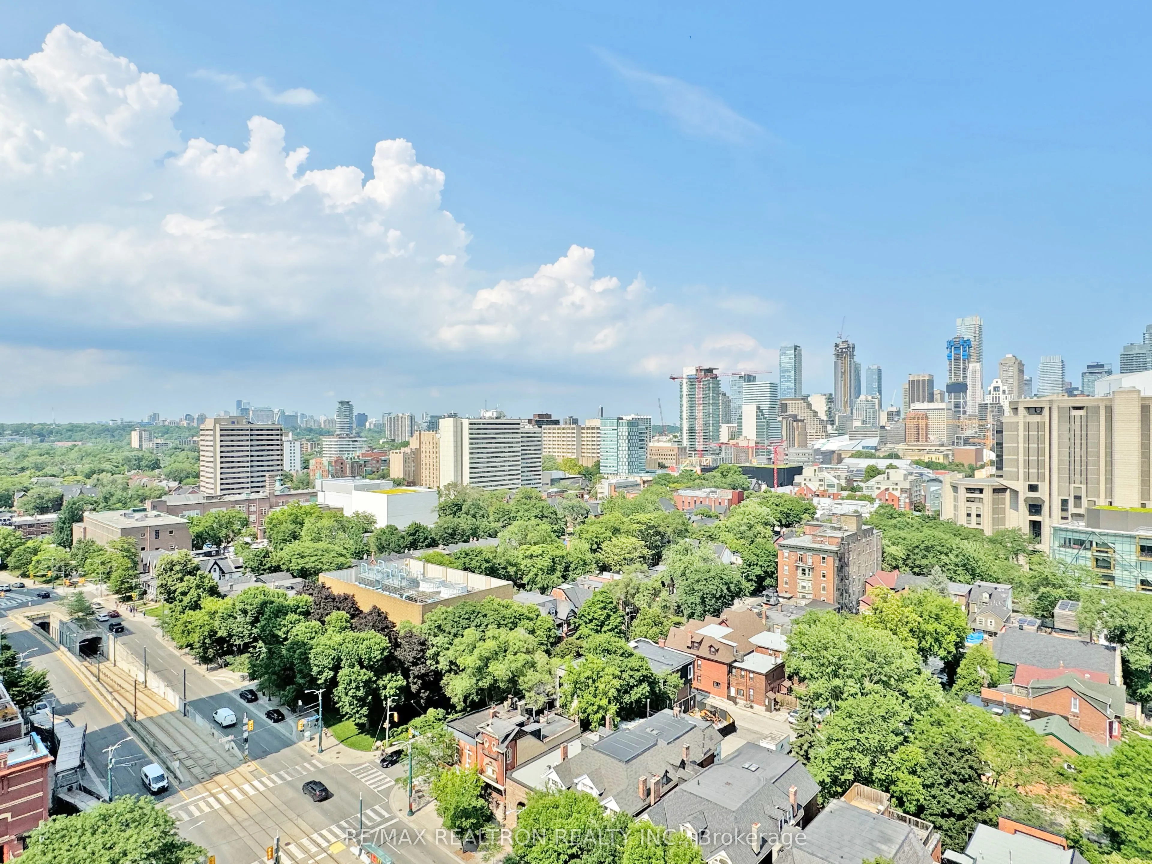 666 Spadina Avenue, #2010