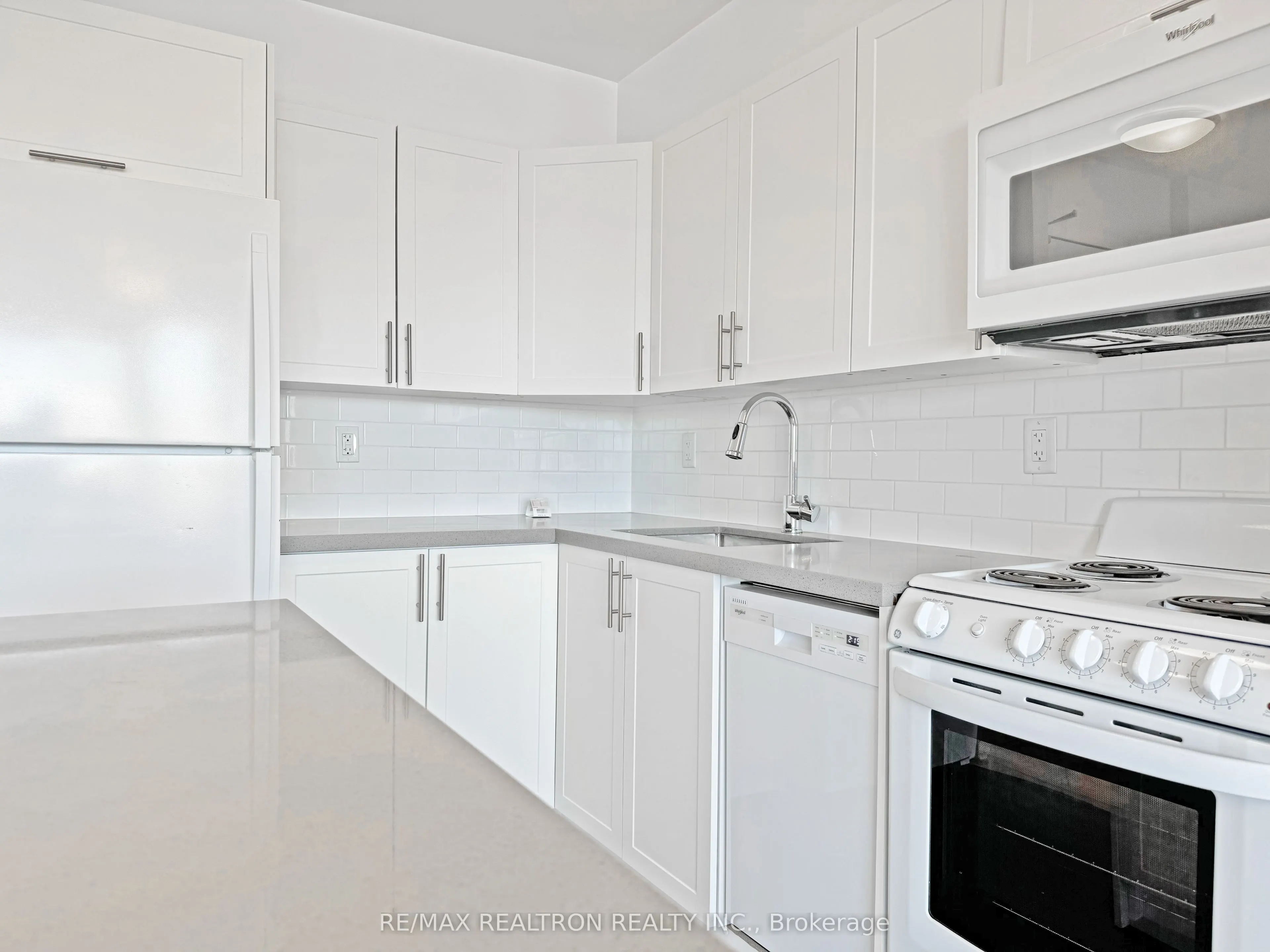 666 Spadina Avenue, #2010