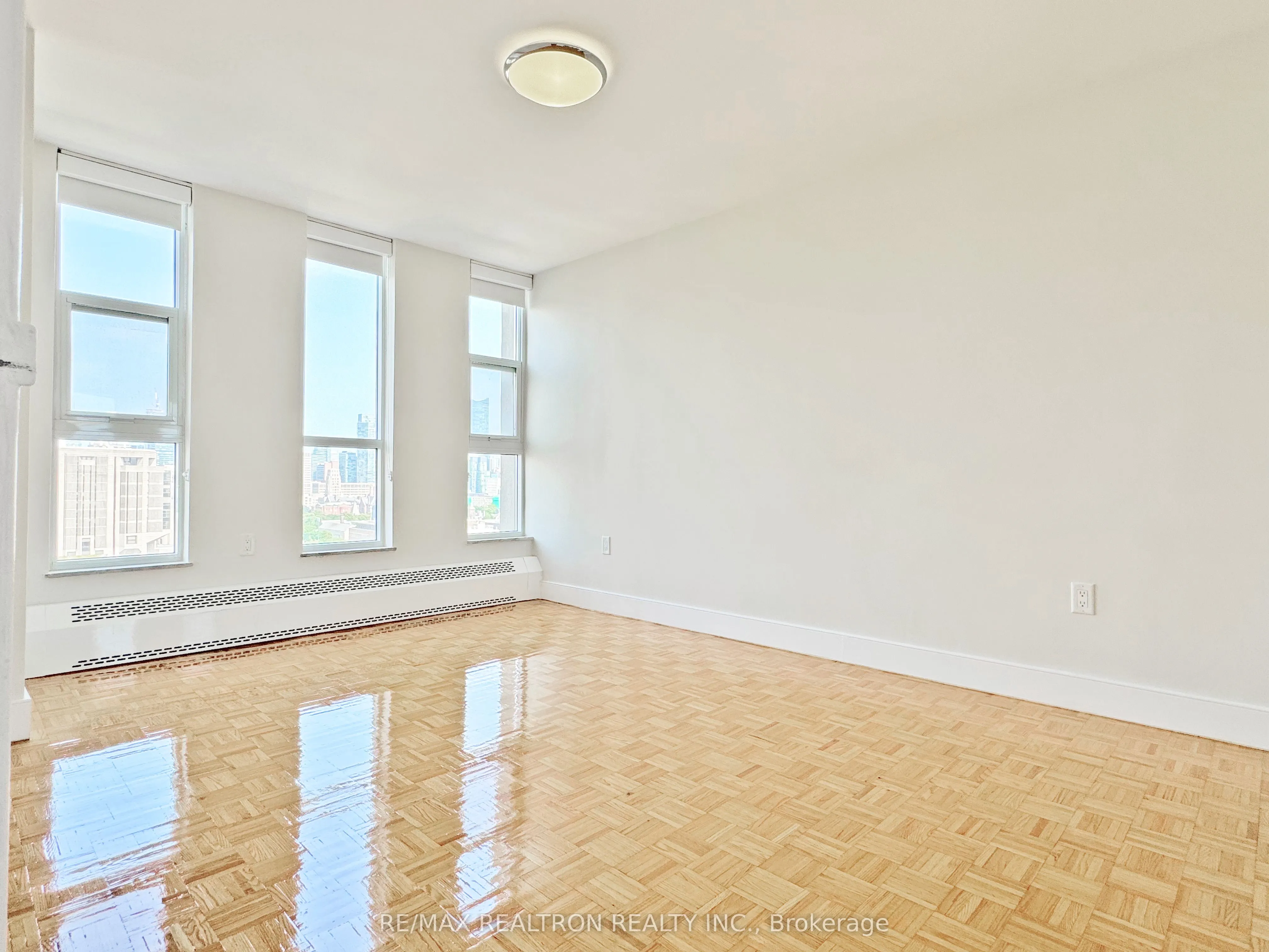666 Spadina Avenue, #2010