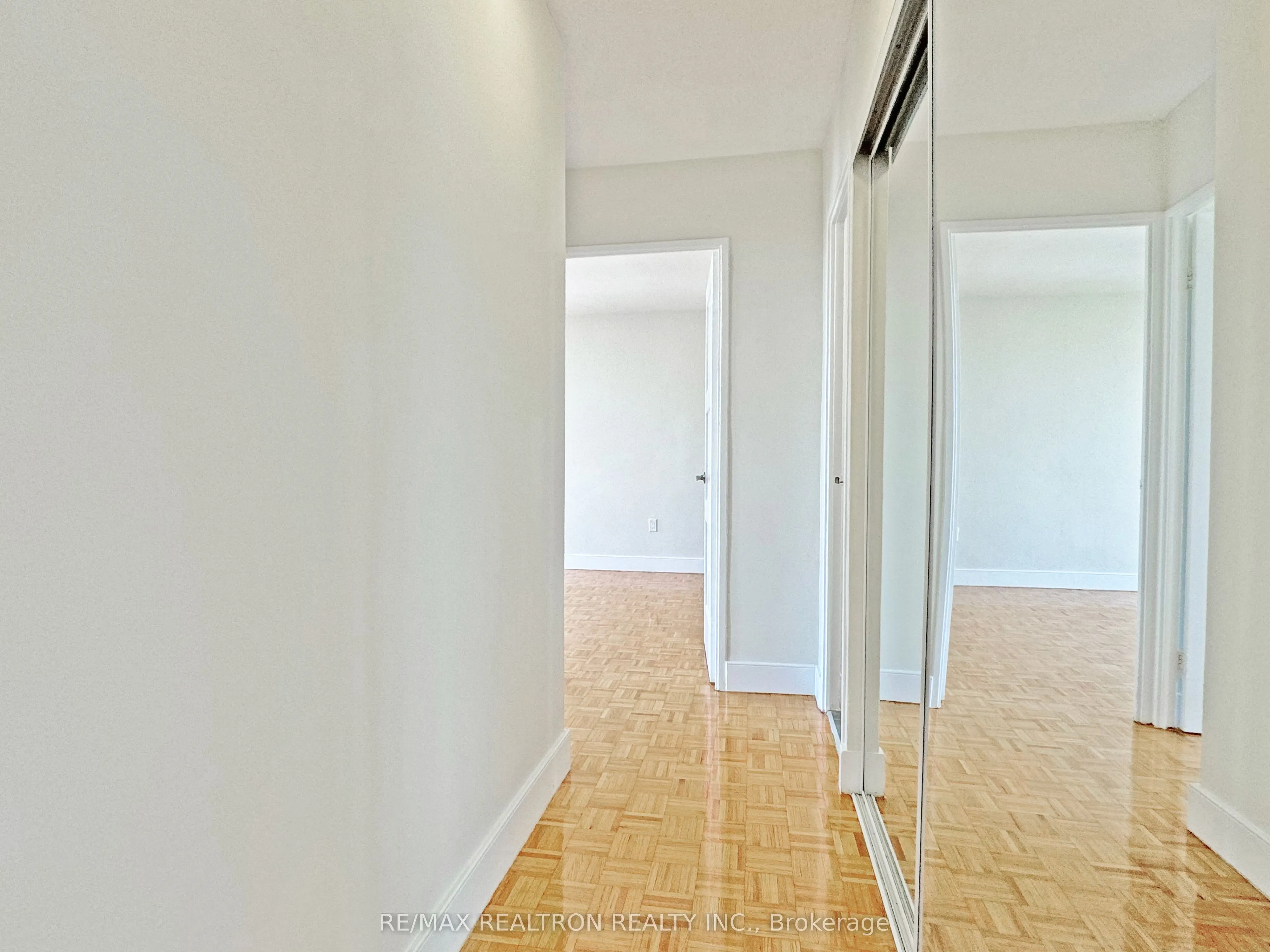 666 Spadina Avenue, #2010