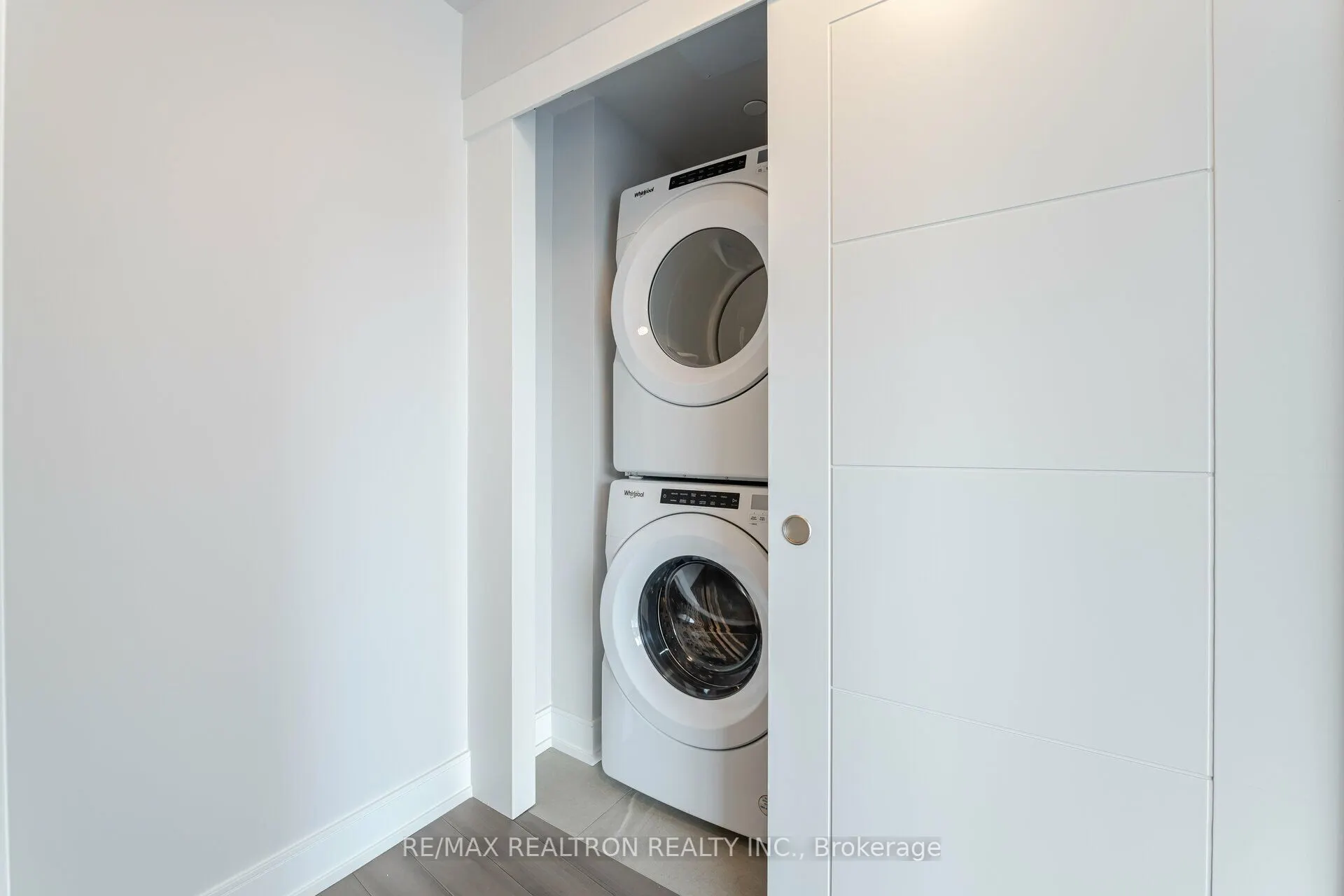 2525 Bathurst Street, #407