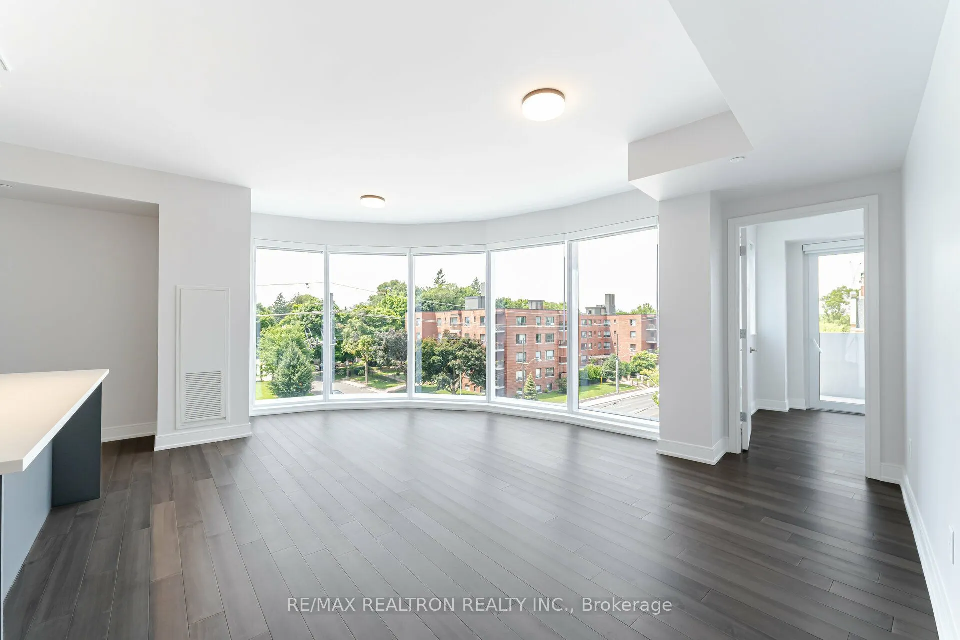 2525 Bathurst Street, #407
