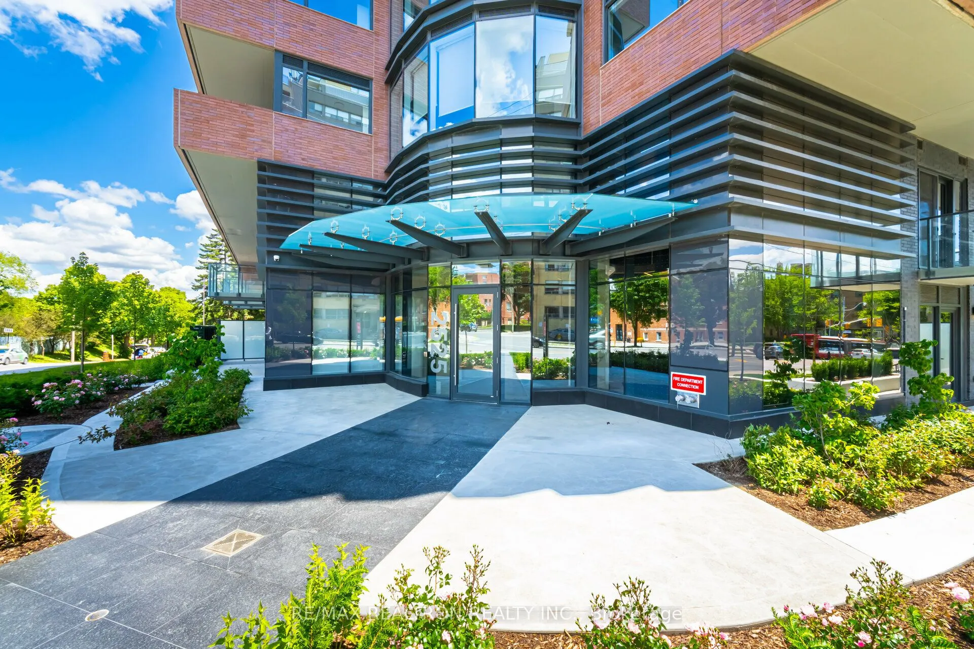2525 Bathurst Street, #407