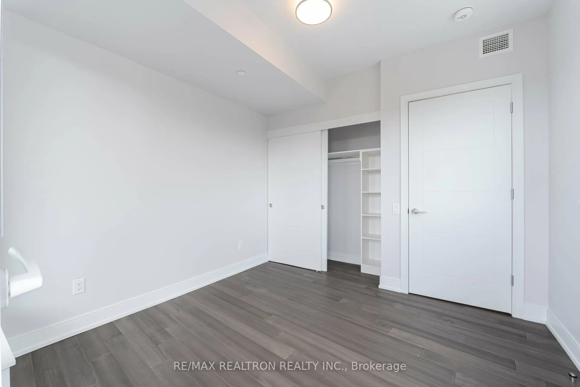 2525 Bathurst Street, #407