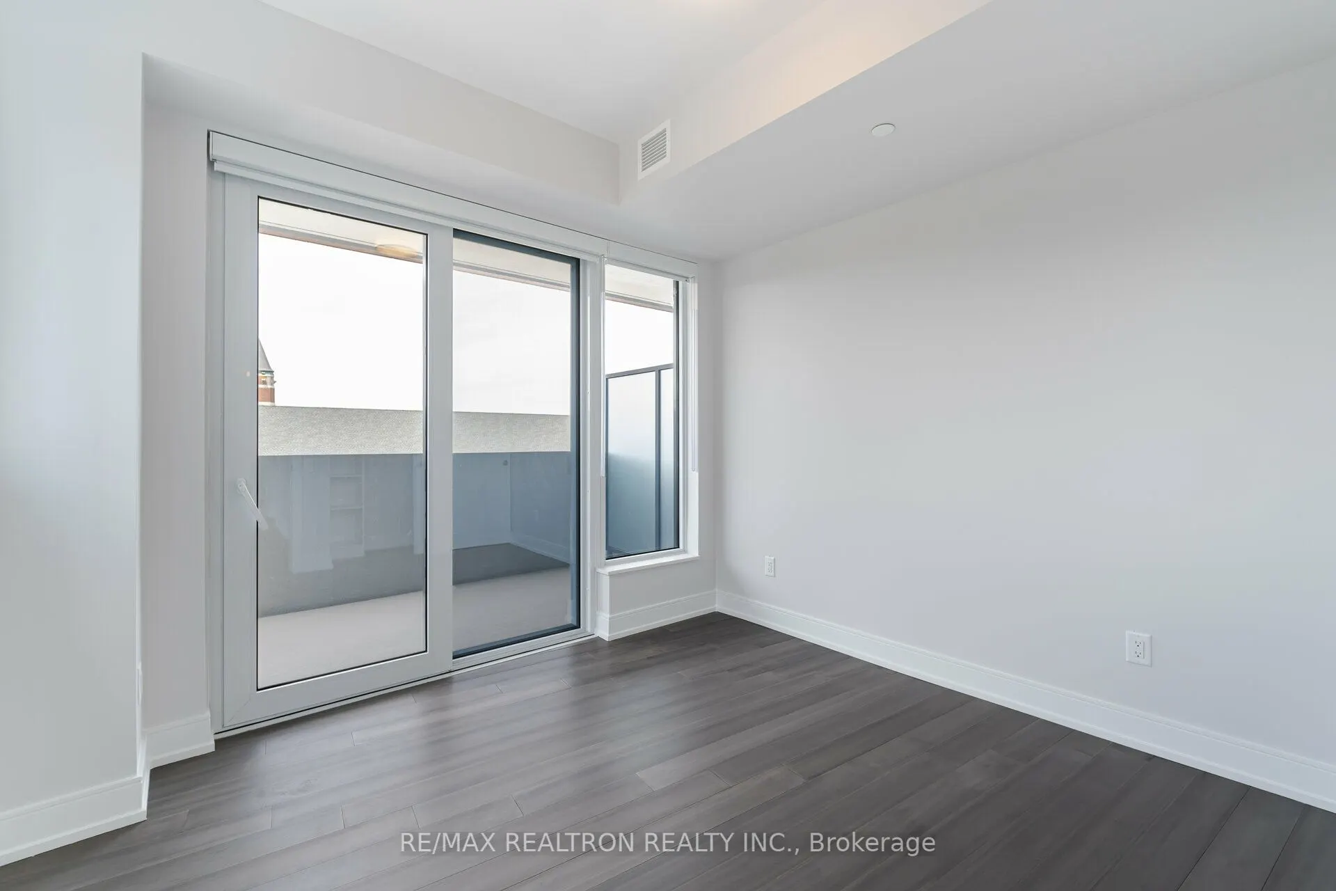 2525 Bathurst Street, #407