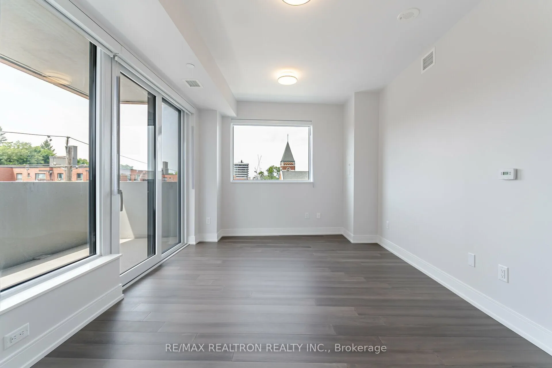 2525 Bathurst Street, #407