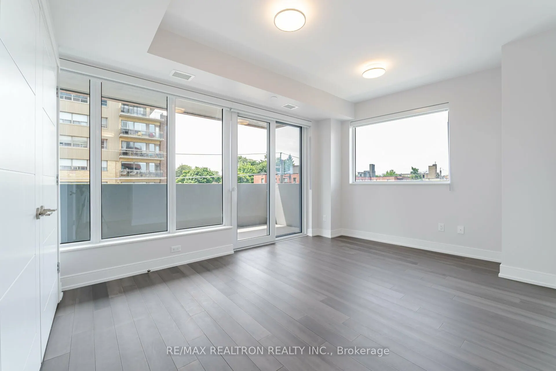 2525 Bathurst Street, #407