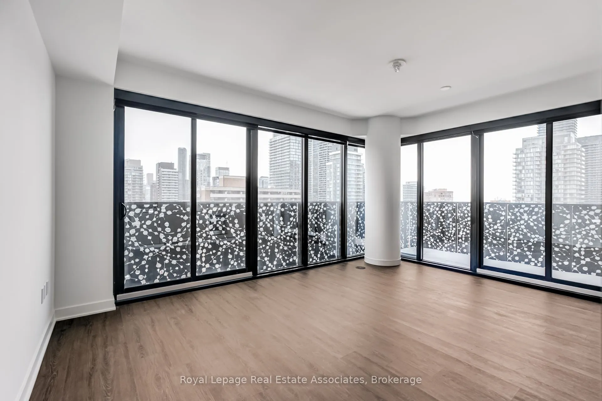 55 Charles Street E, #2206