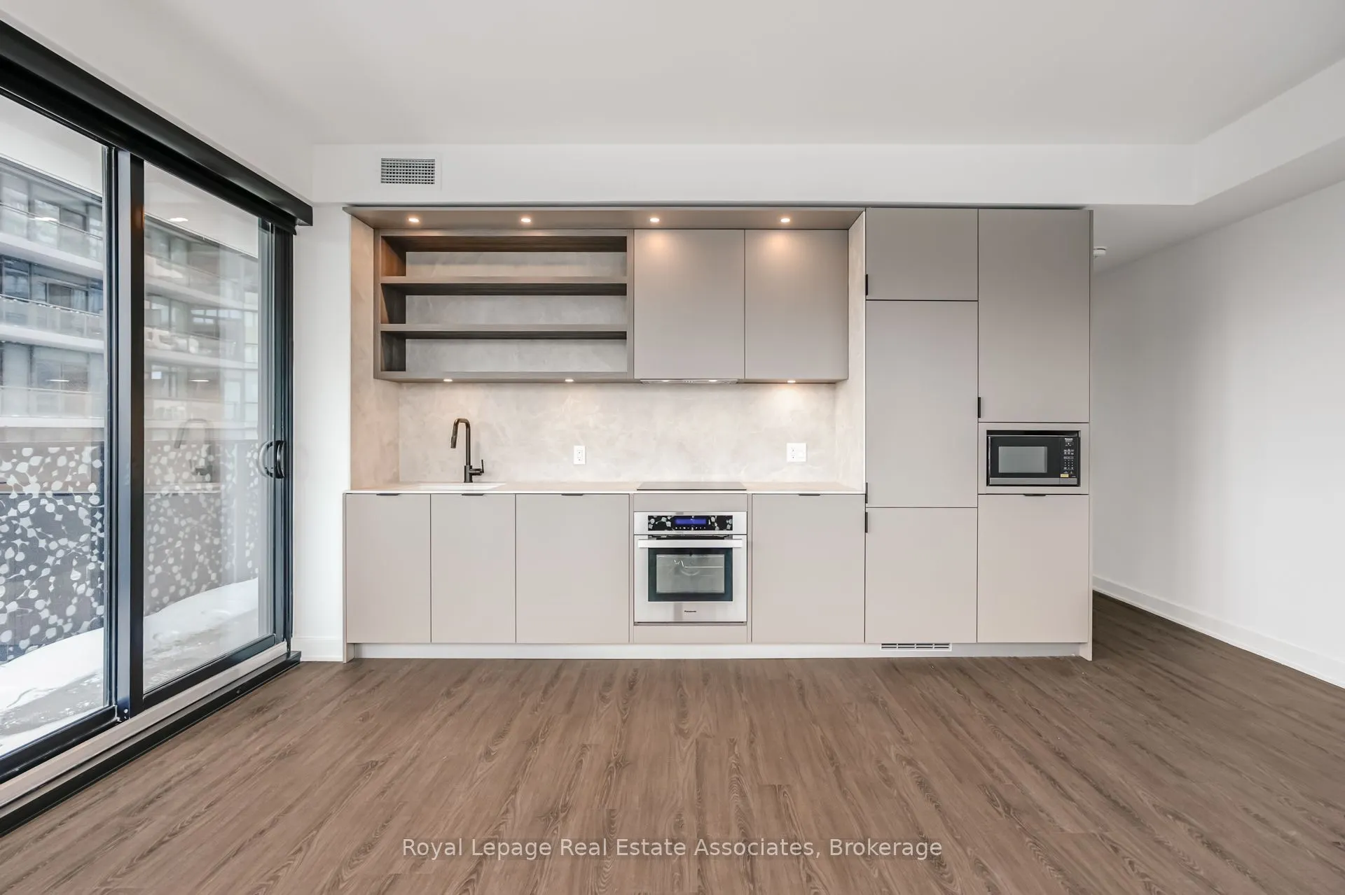 55 Charles Street E, #2206