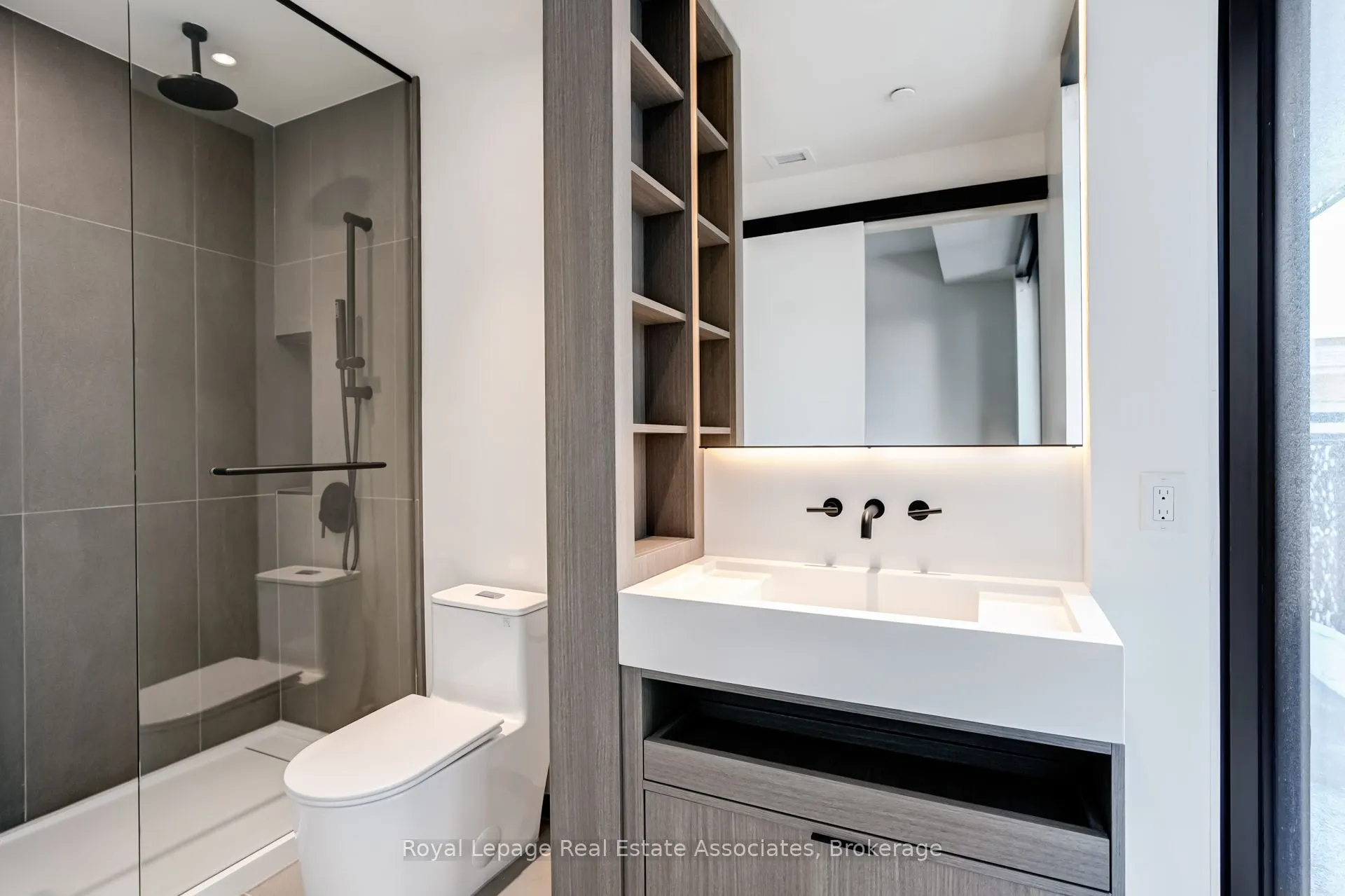 55 Charles Street E, #2206