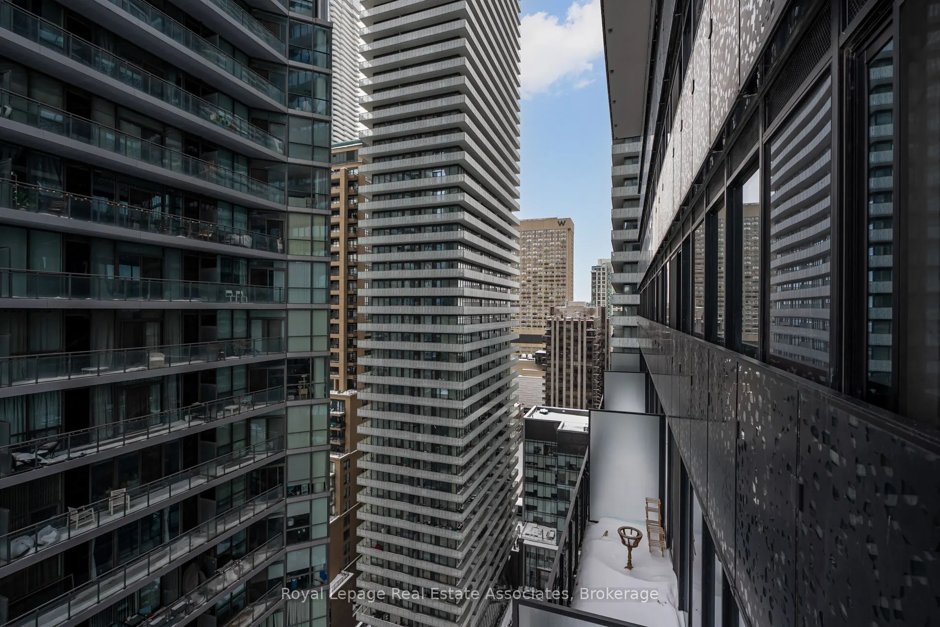 55 Charles Street E, #2206