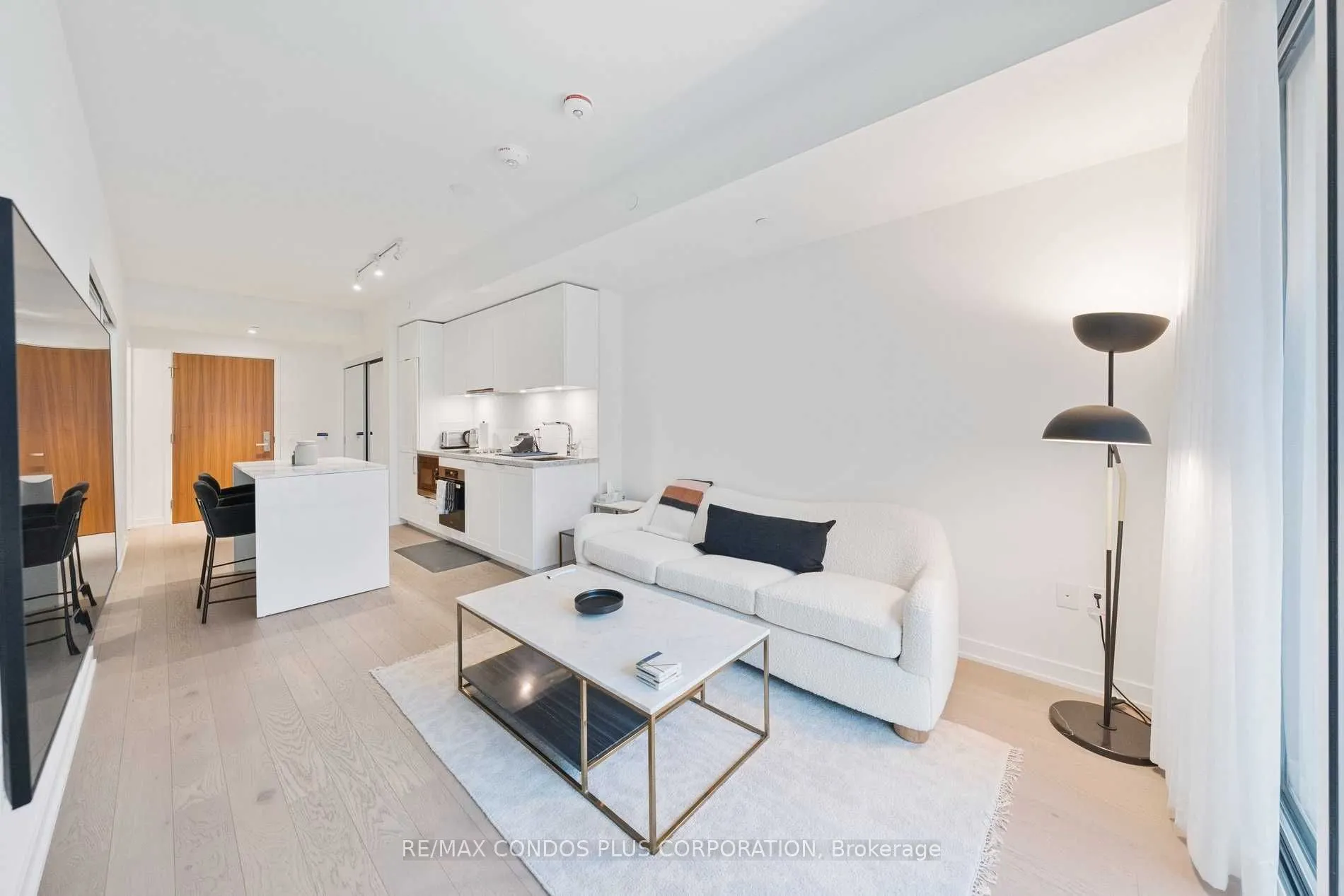 15 Queens Quay E, #703