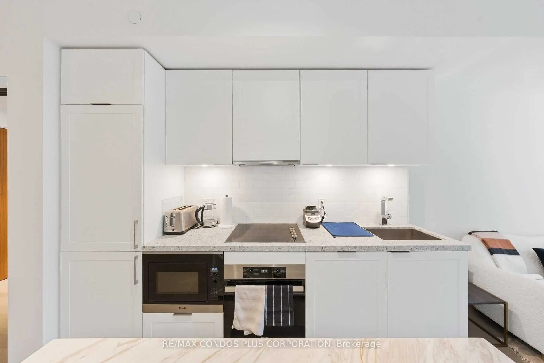 15 Queens Quay E, #703