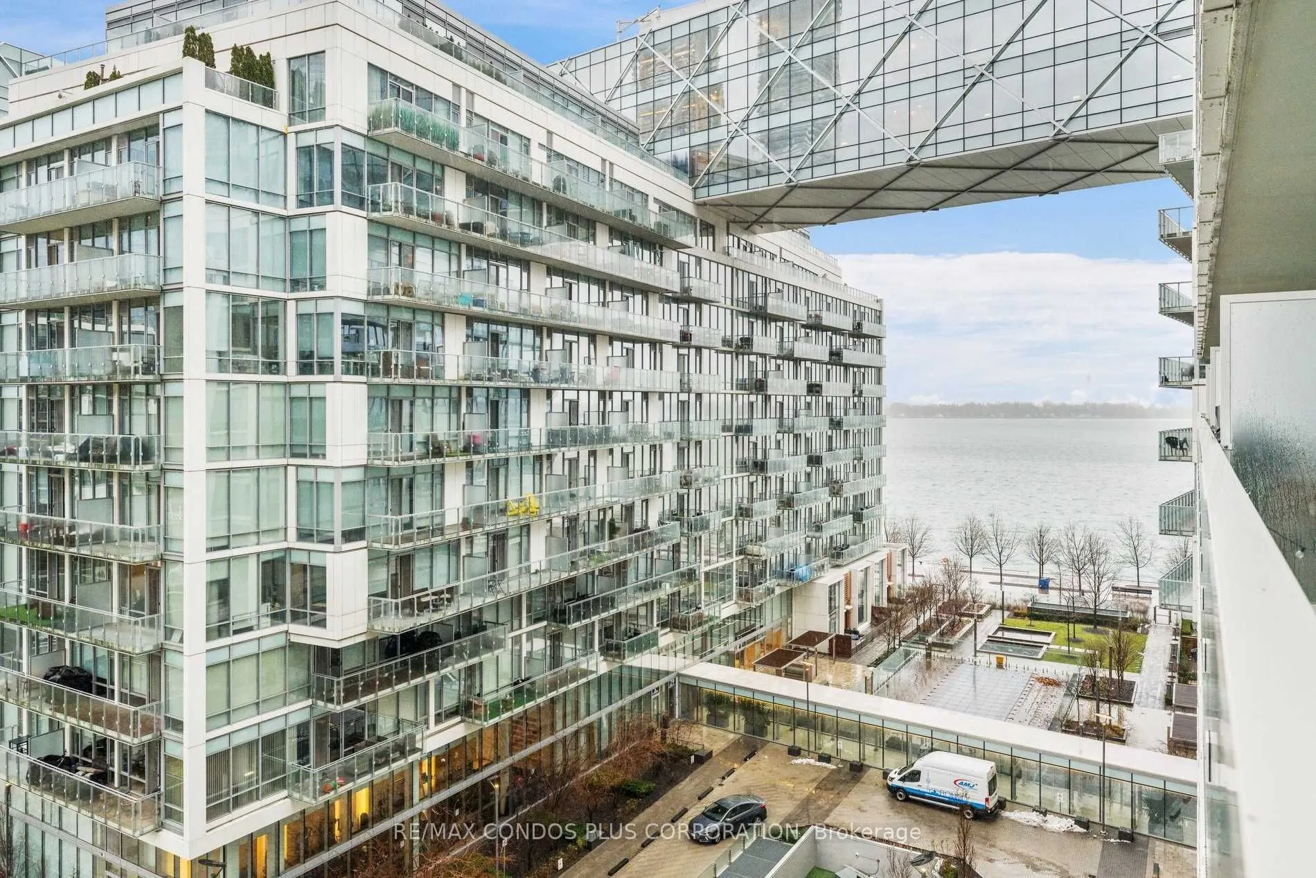 15 Queens Quay E, #703