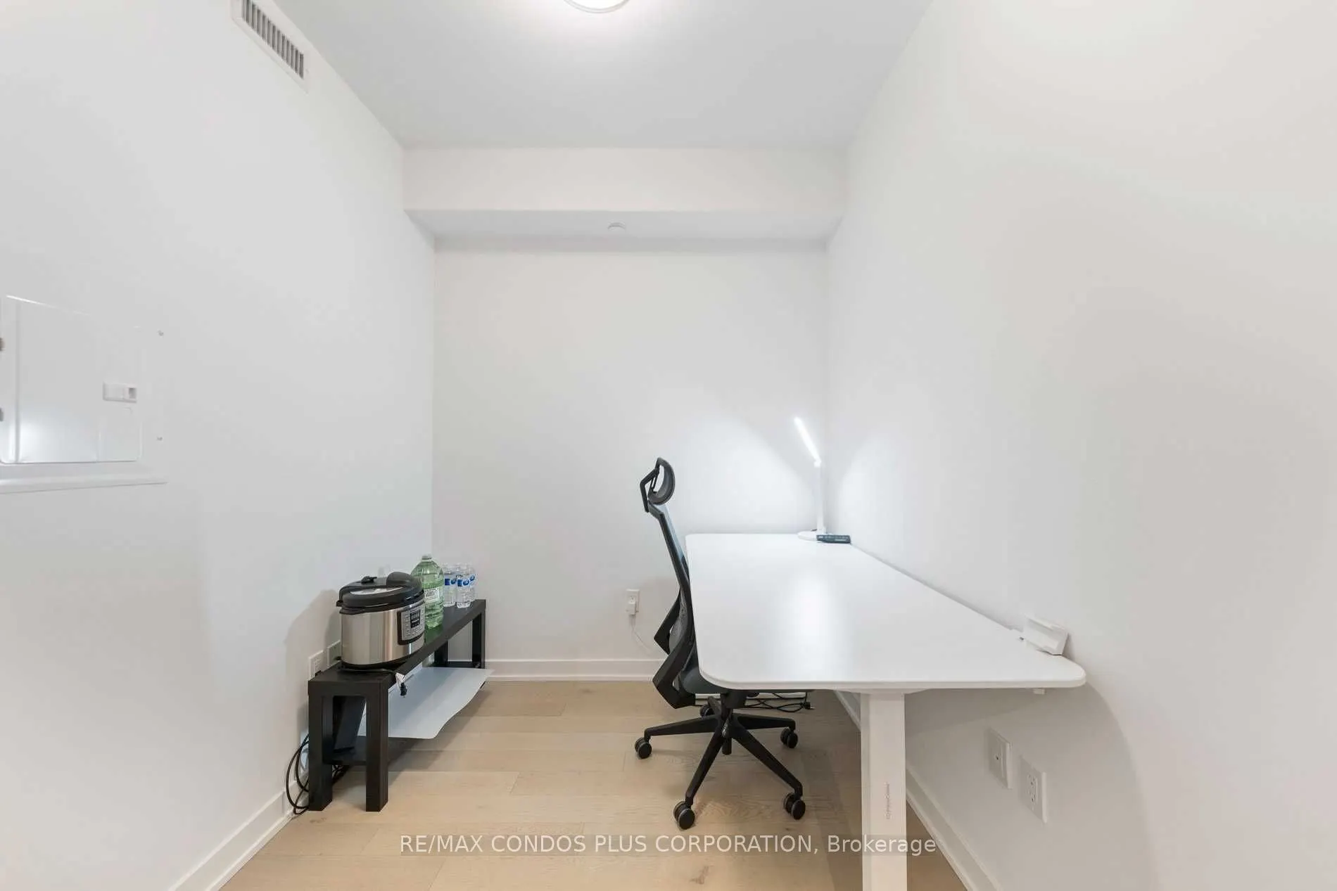 15 Queens Quay E, #703