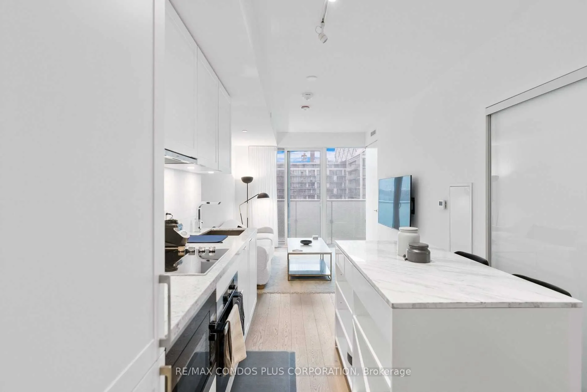 15 Queens Quay E, #703