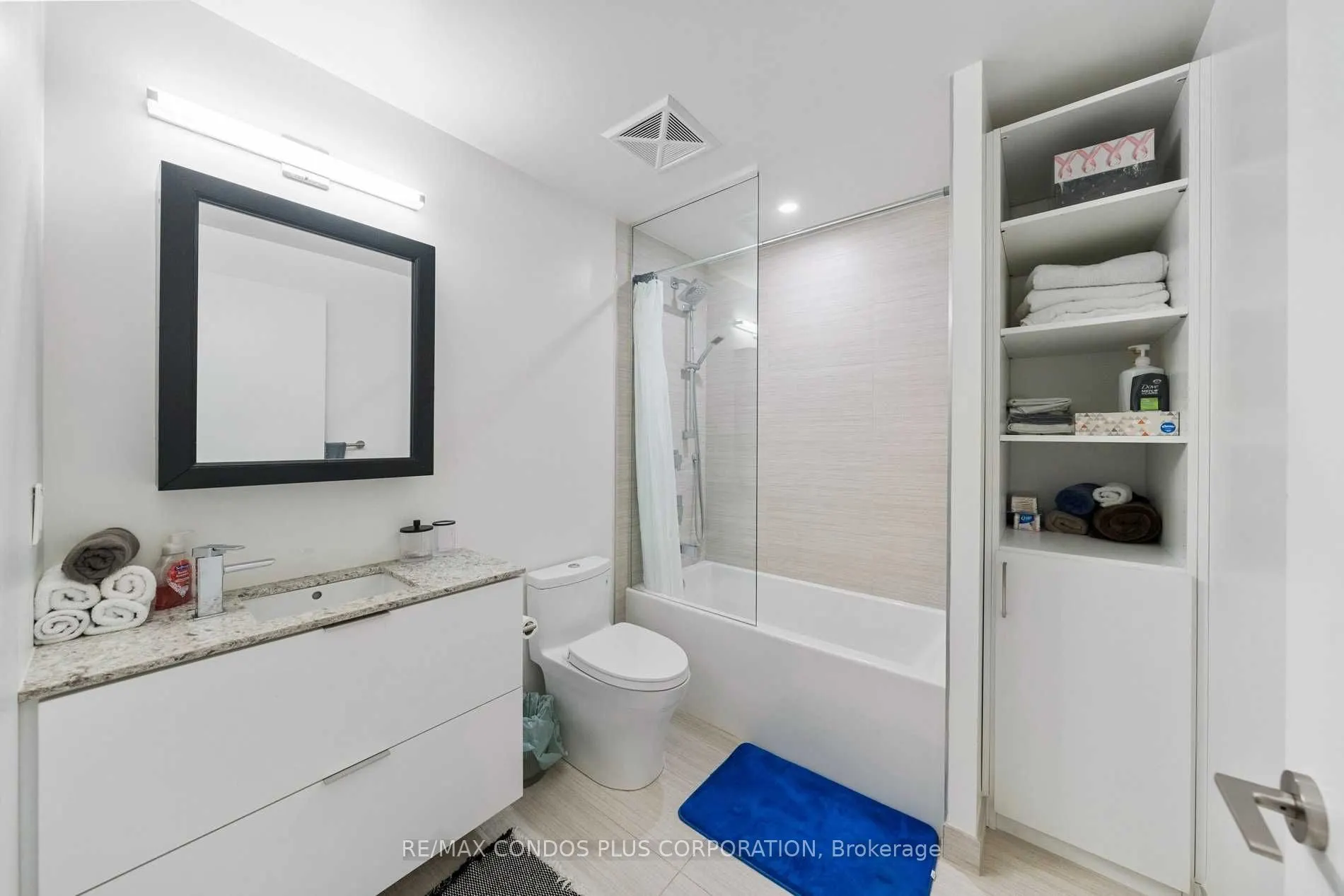 15 Queens Quay E, #703