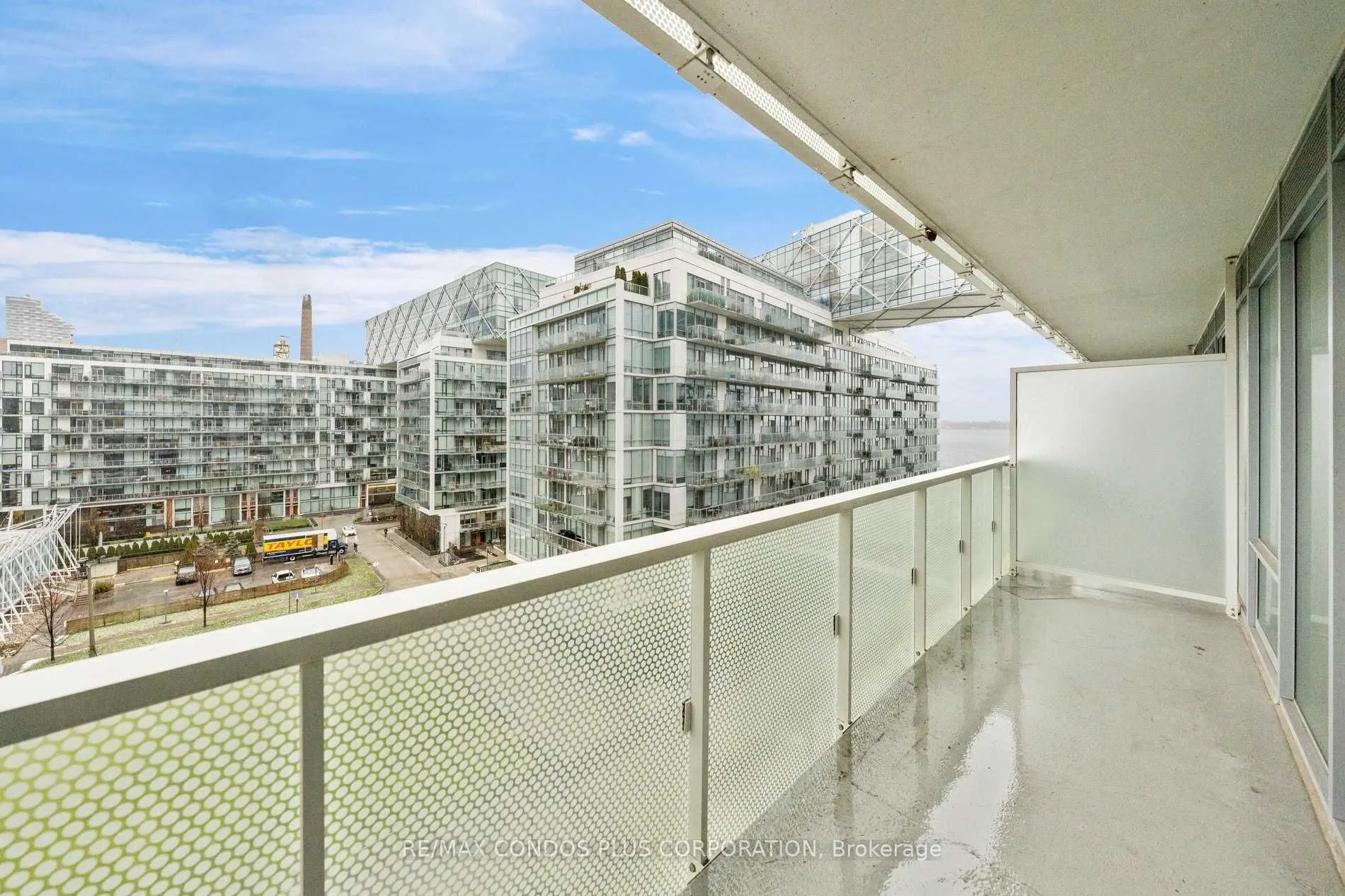 15 Queens Quay E, #703