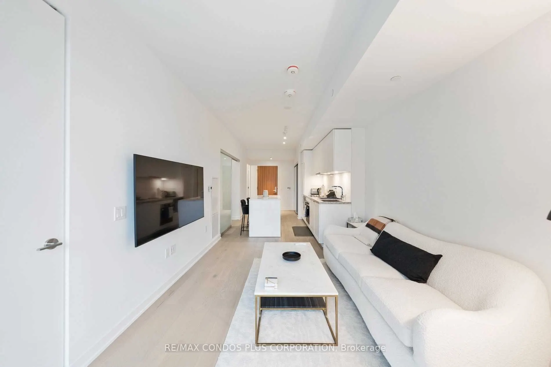 15 Queens Quay E, #703