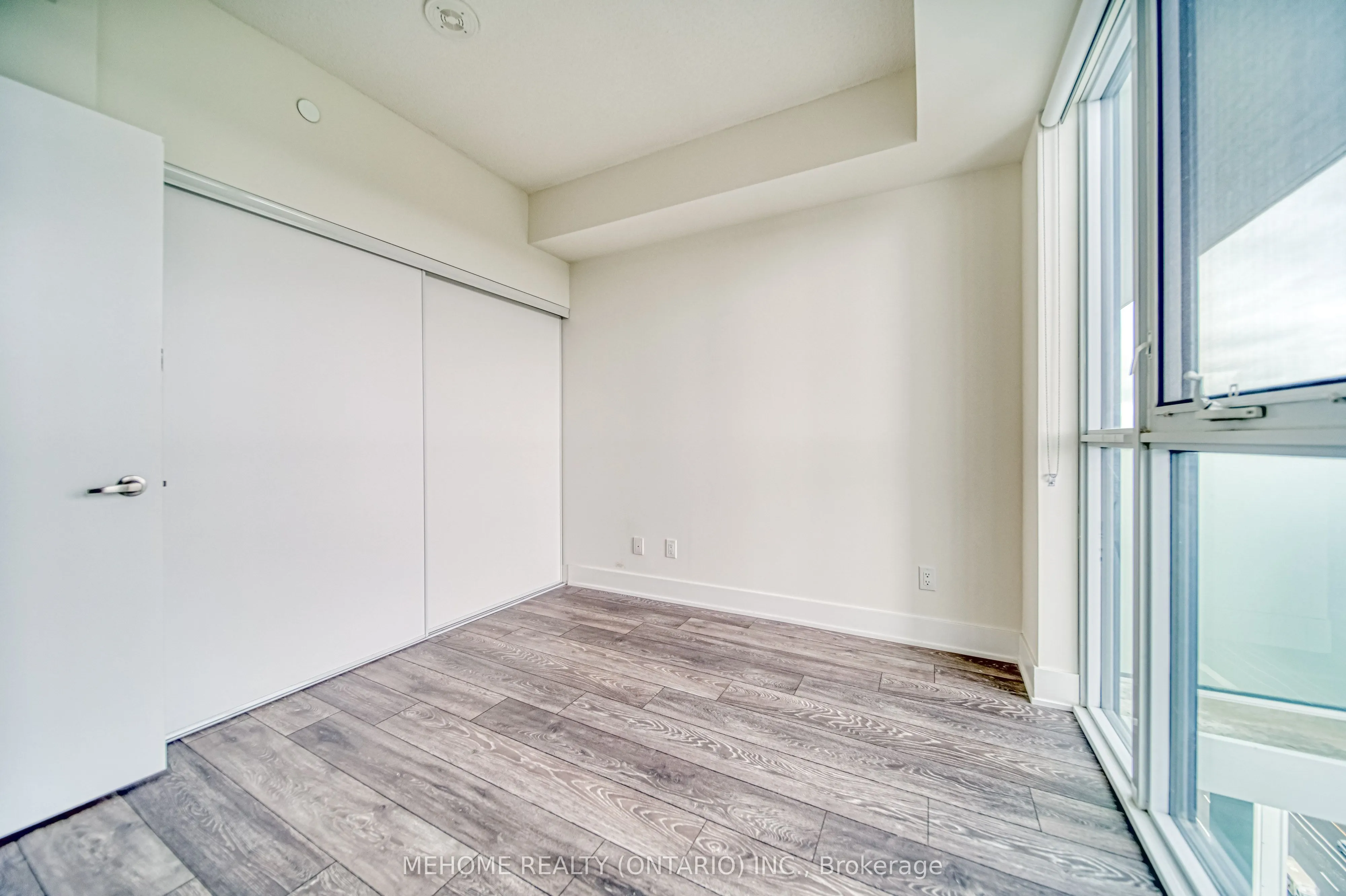 188 Fairview Mall Drive, #2607