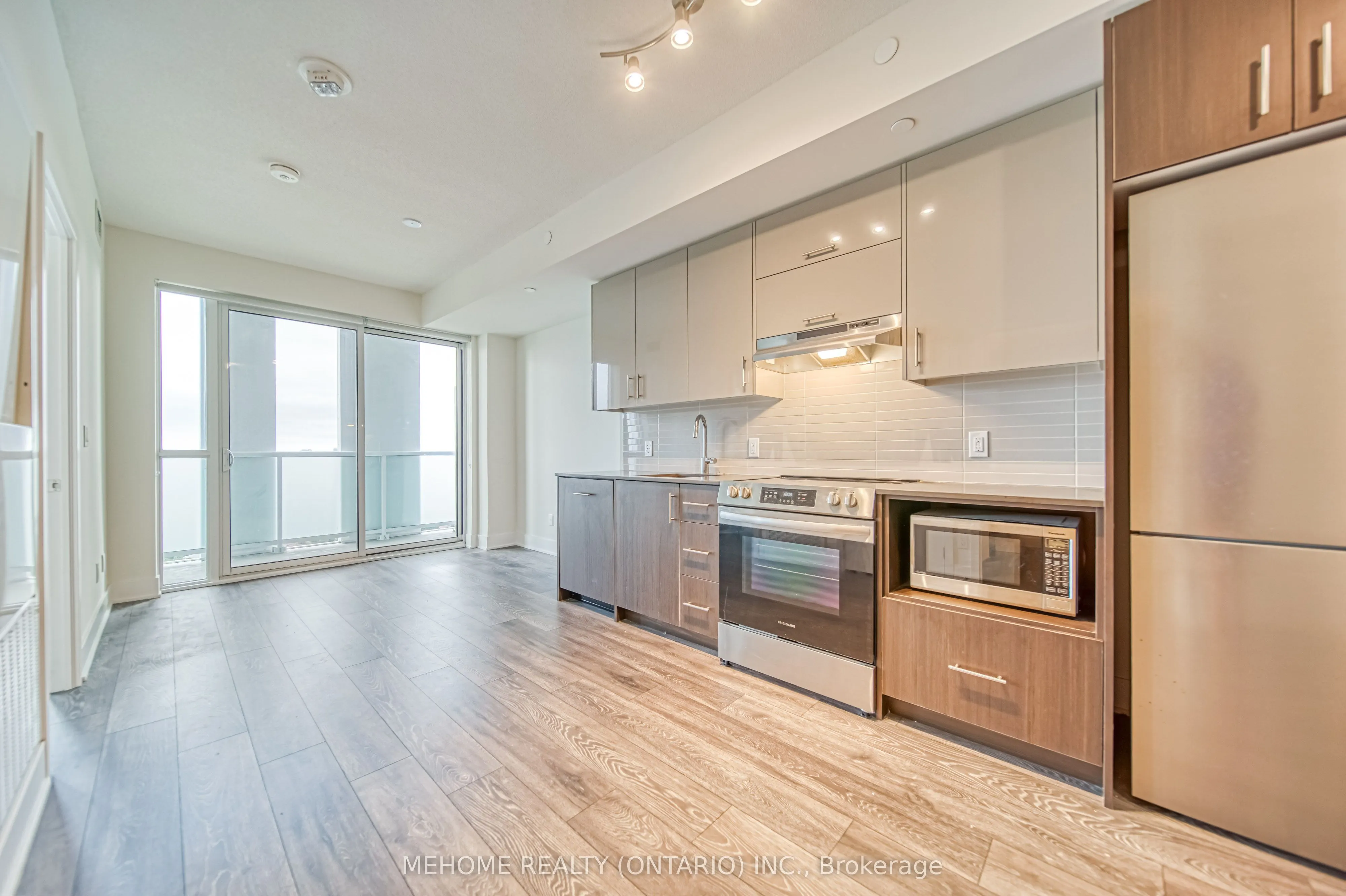 188 Fairview Mall Drive, #2607