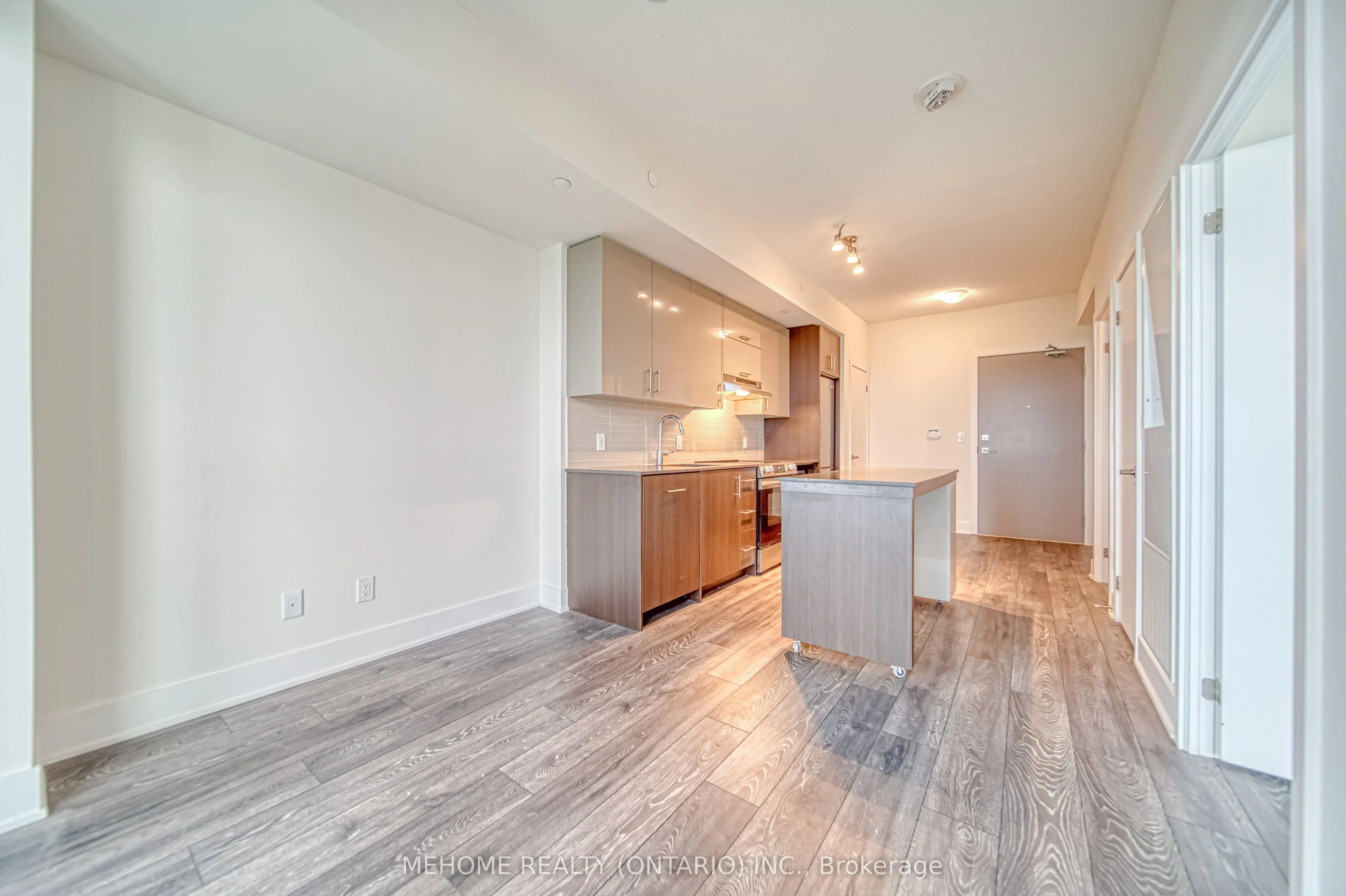 188 Fairview Mall Drive, #2607