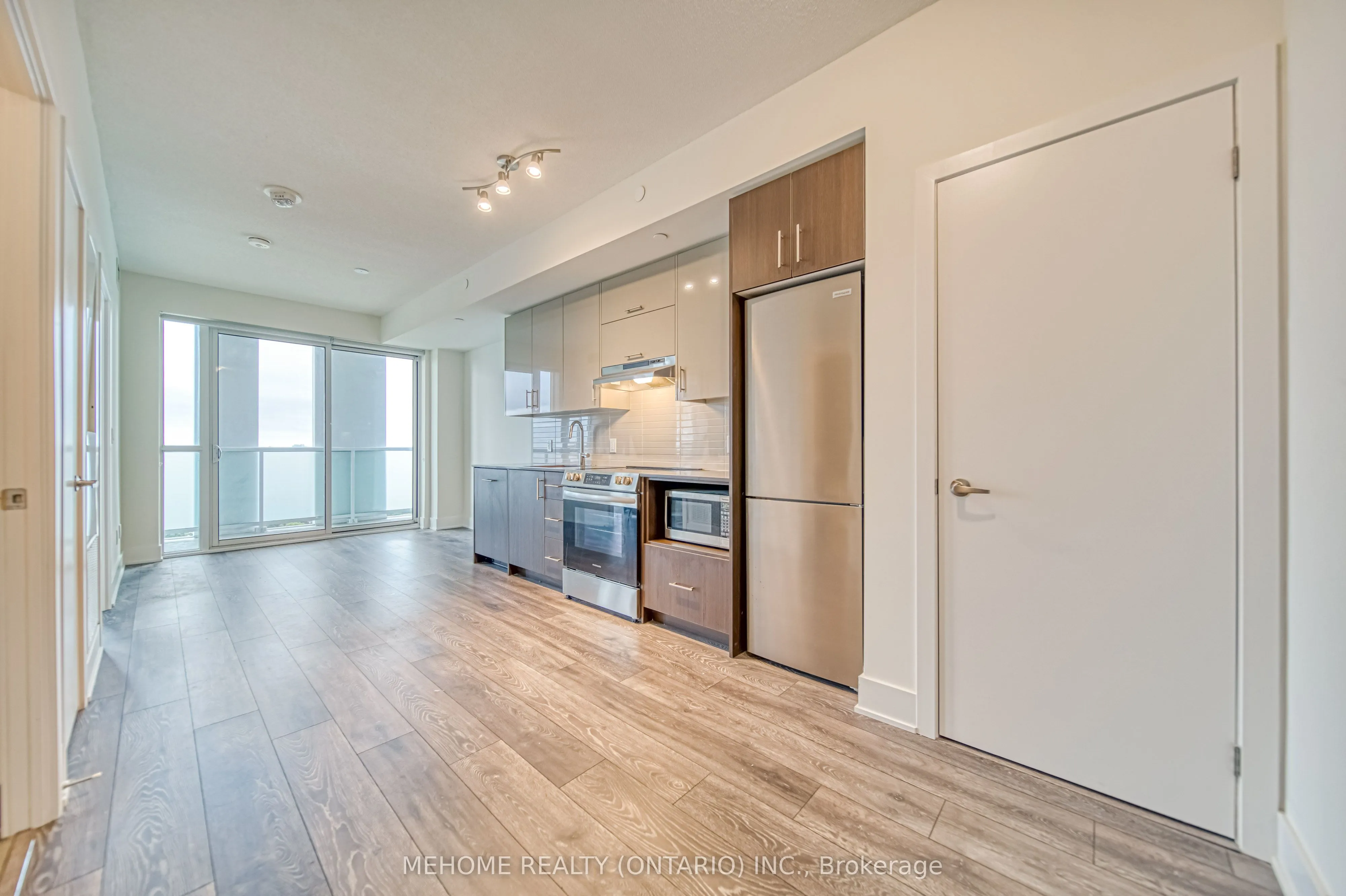 188 Fairview Mall Drive, #2607