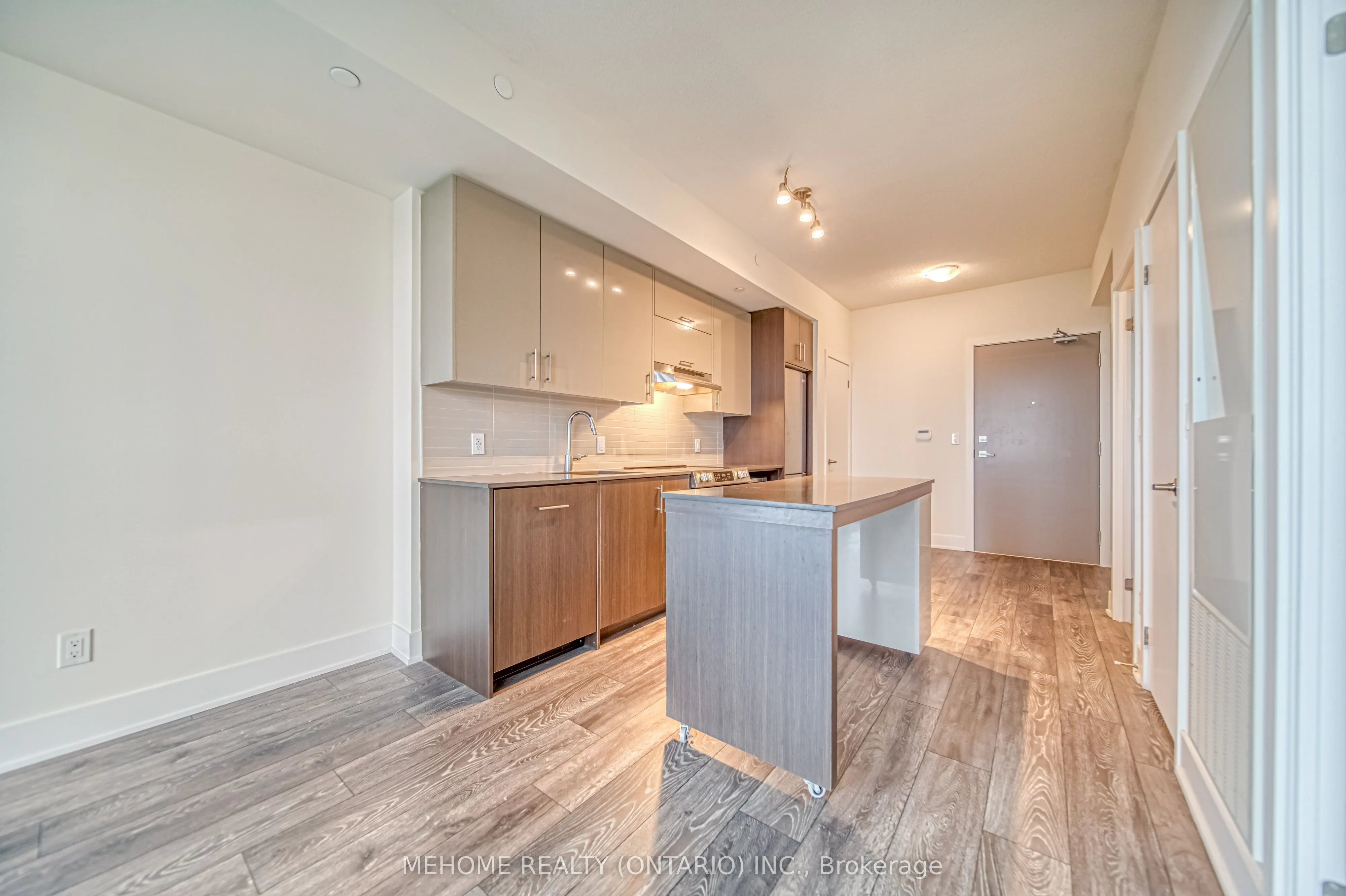 188 Fairview Mall Drive, #2607