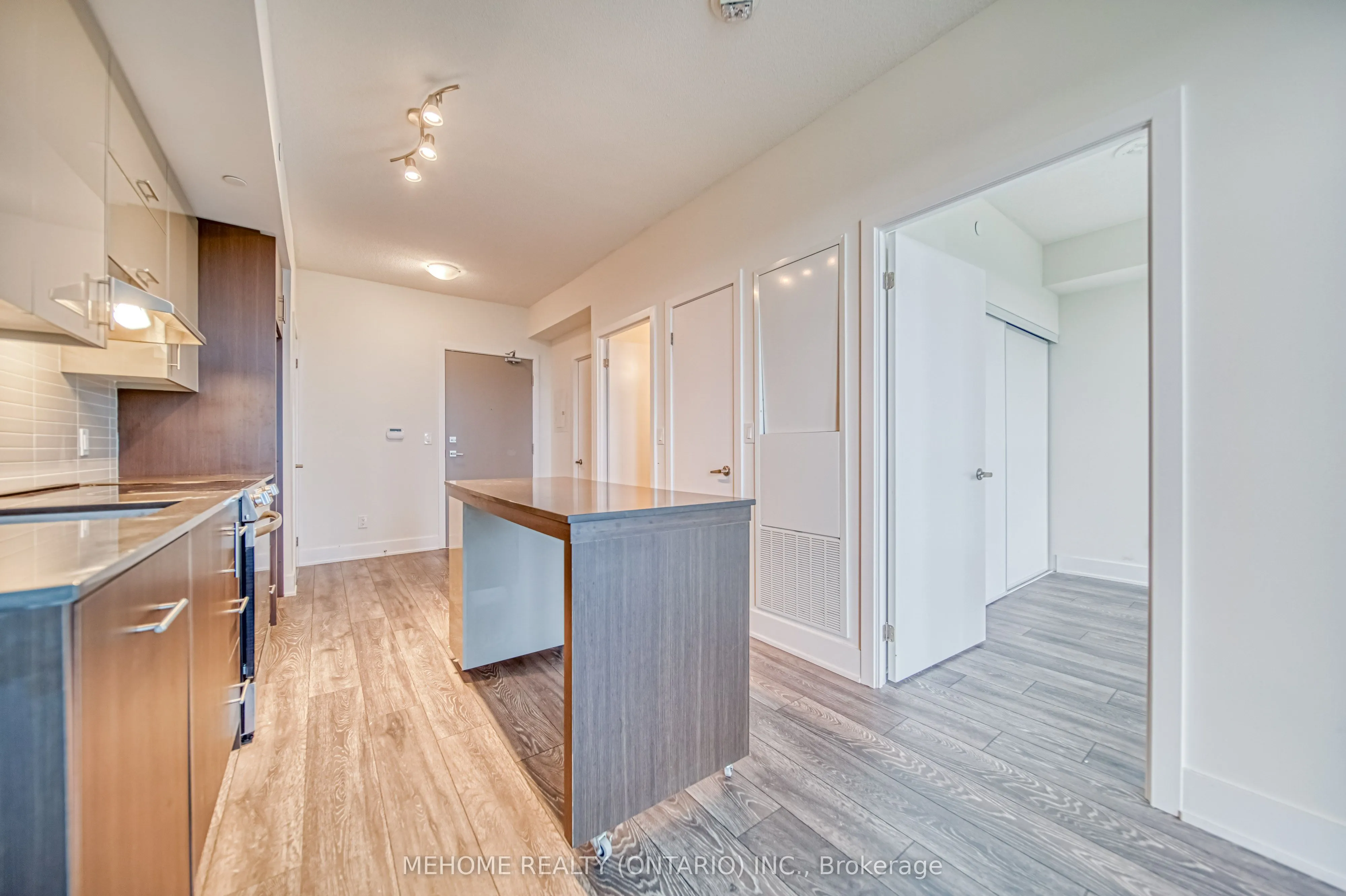 188 Fairview Mall Drive, #2607