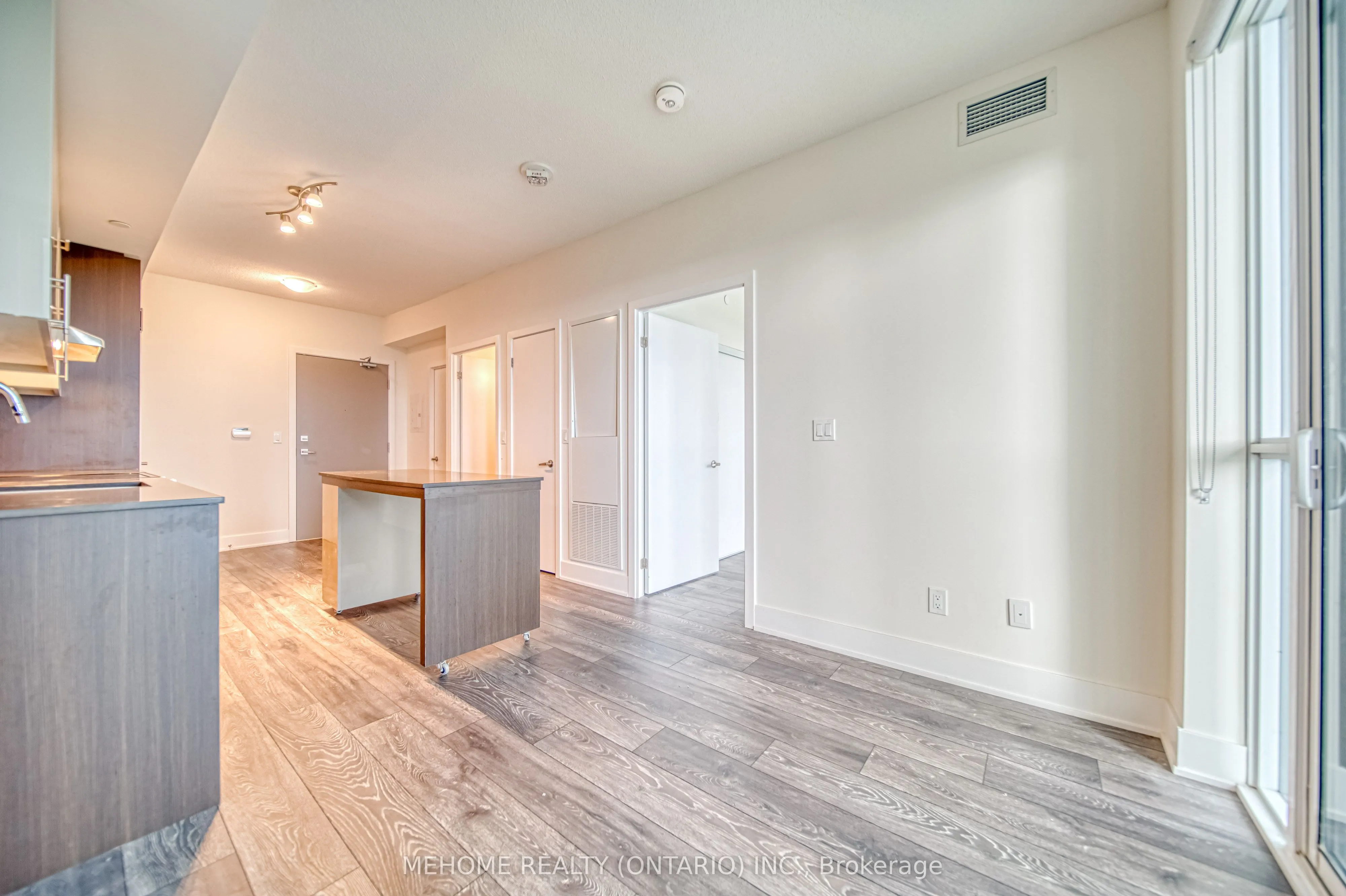 188 Fairview Mall Drive, #2607