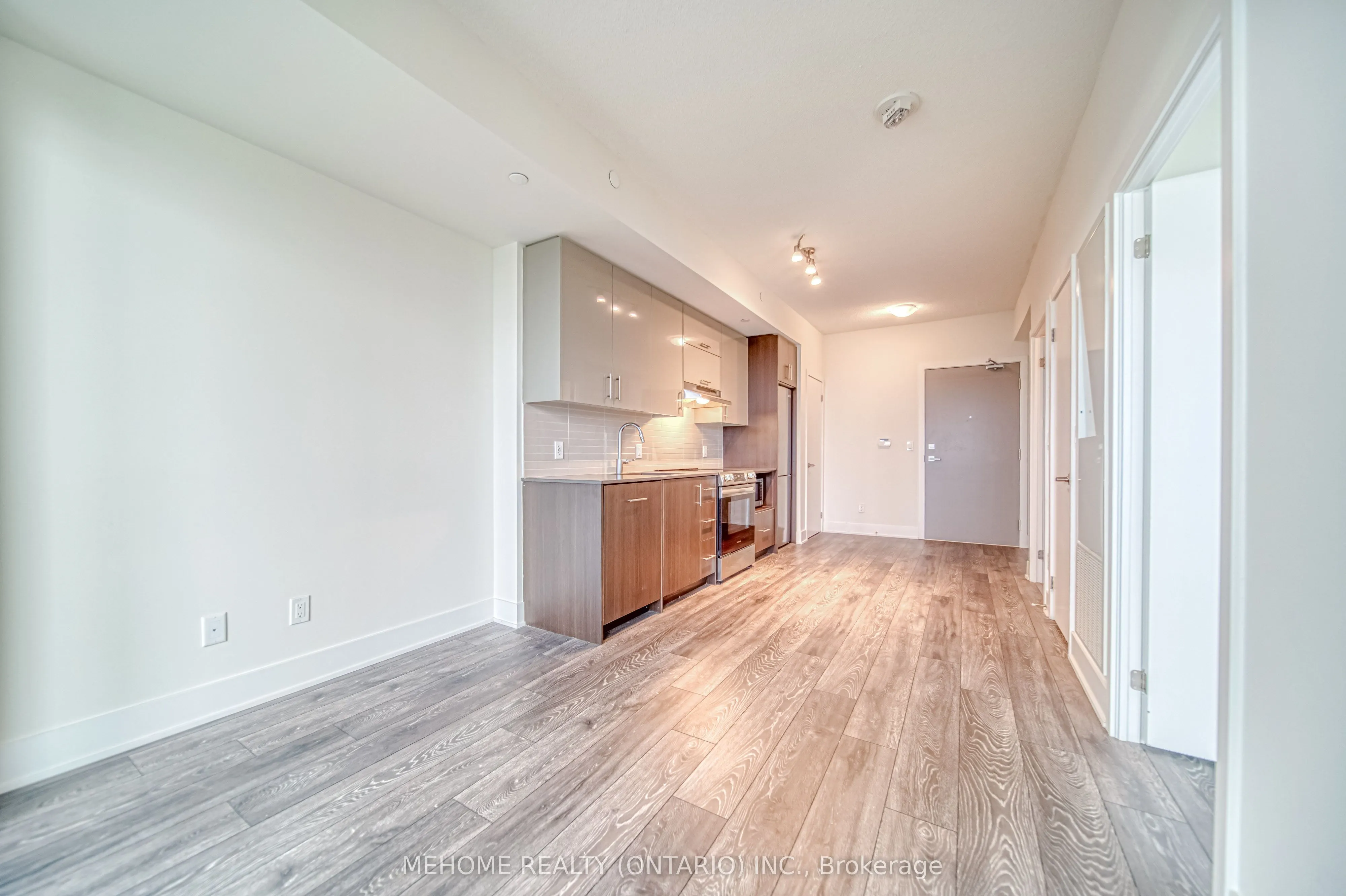 188 Fairview Mall Drive, #2607
