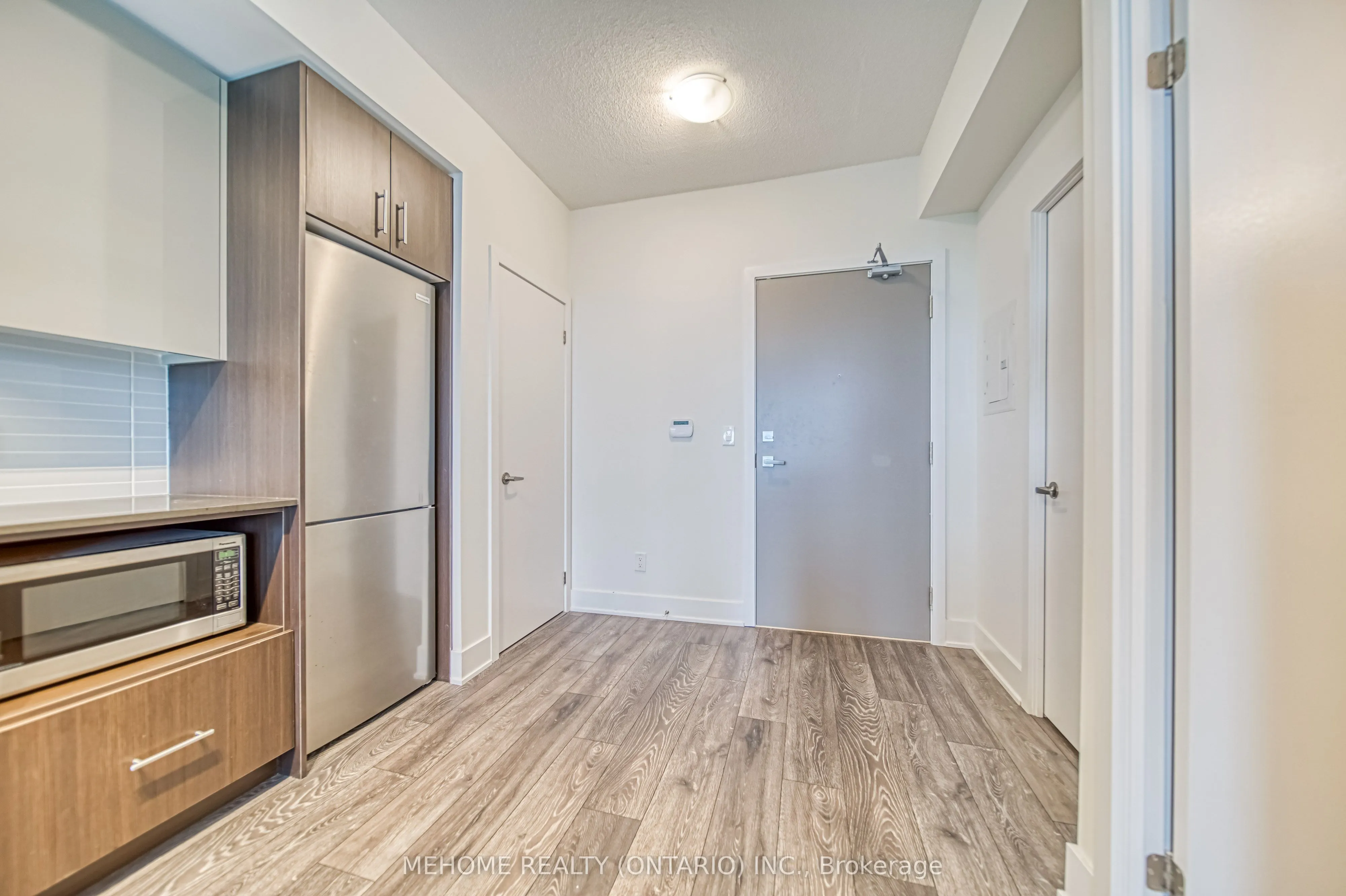 188 Fairview Mall Drive, #2607