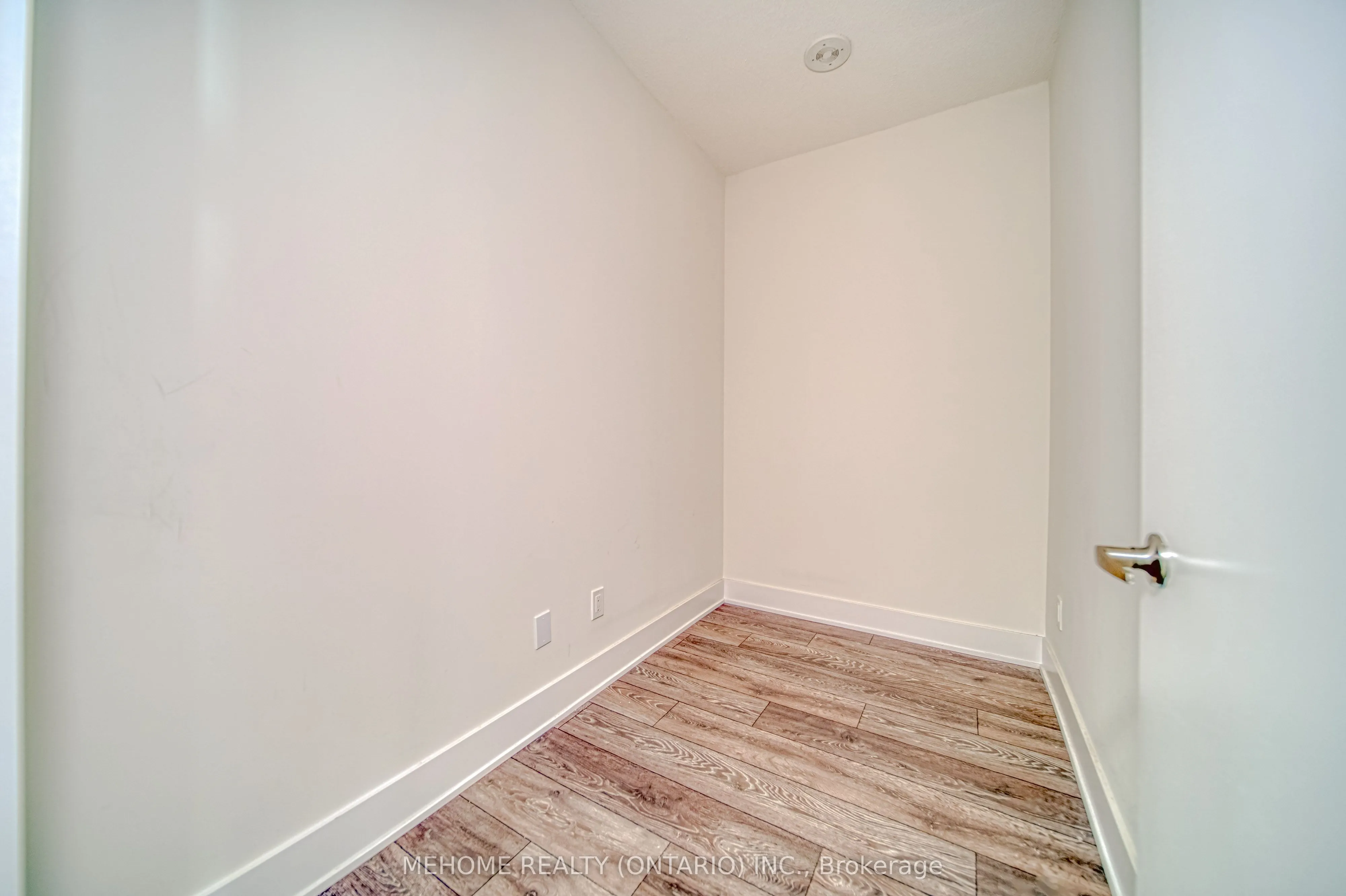 188 Fairview Mall Drive, #2607