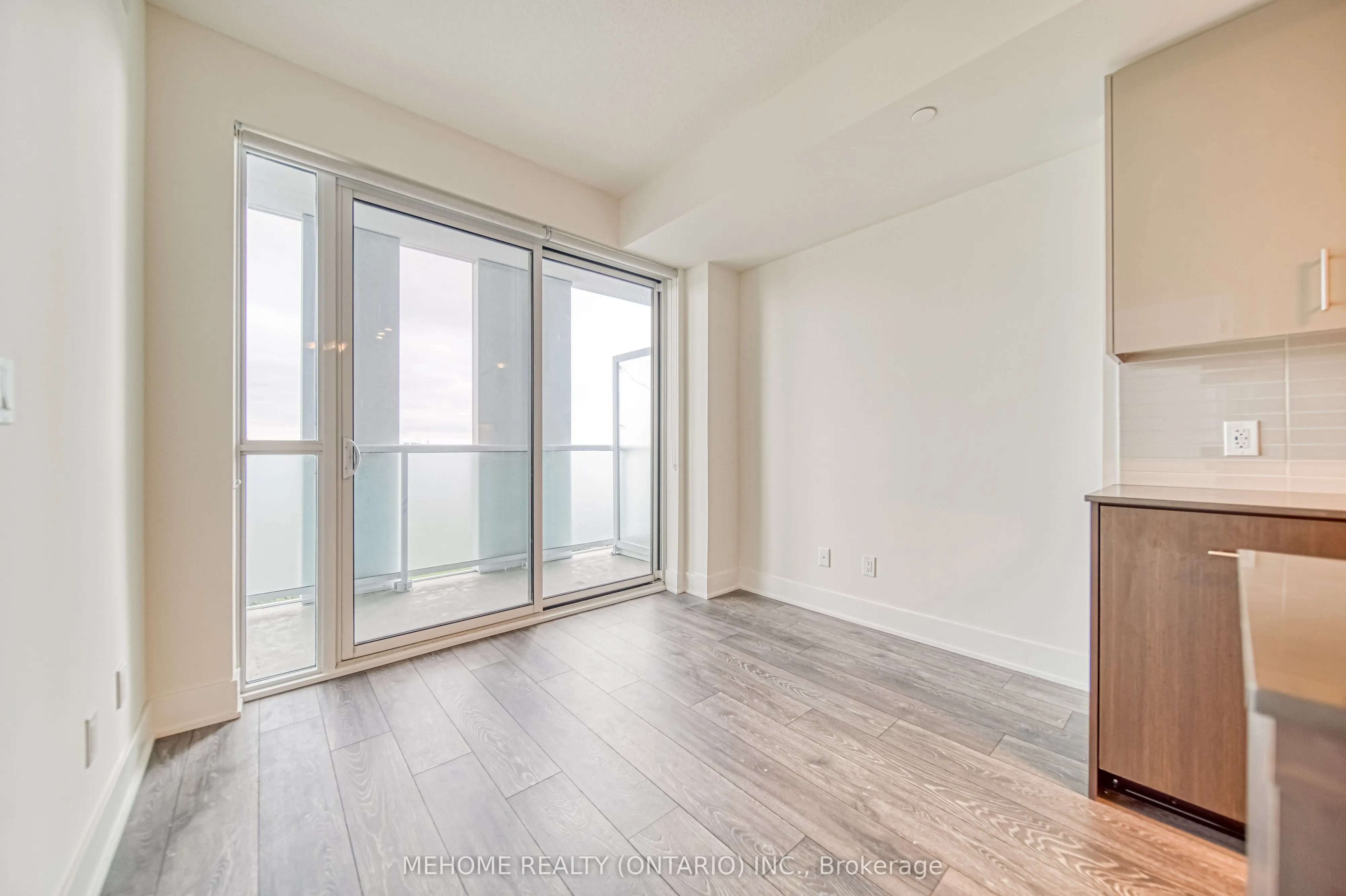 188 Fairview Mall Drive, #2607